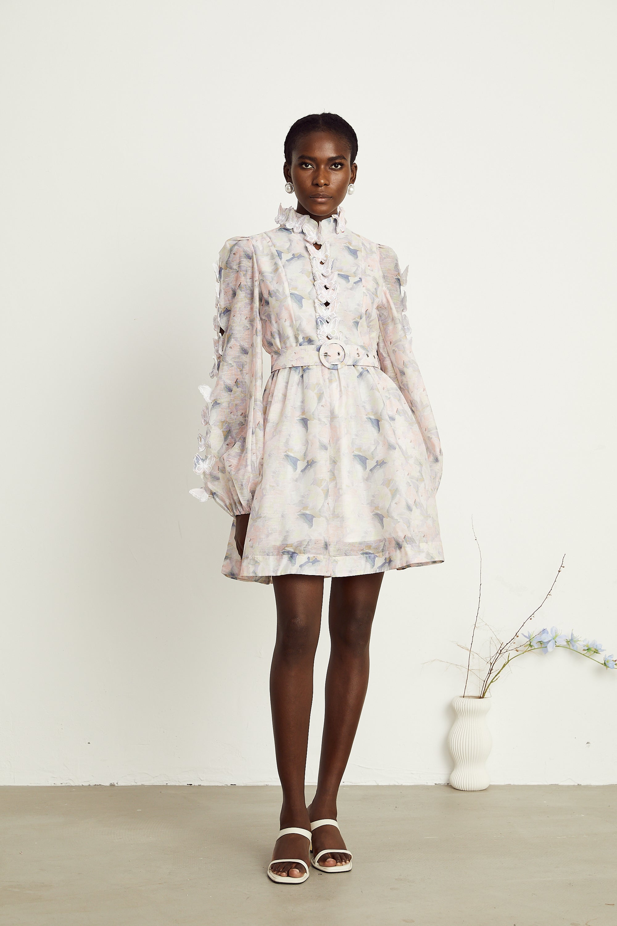 Victoire 3D çiçekli mini elbise