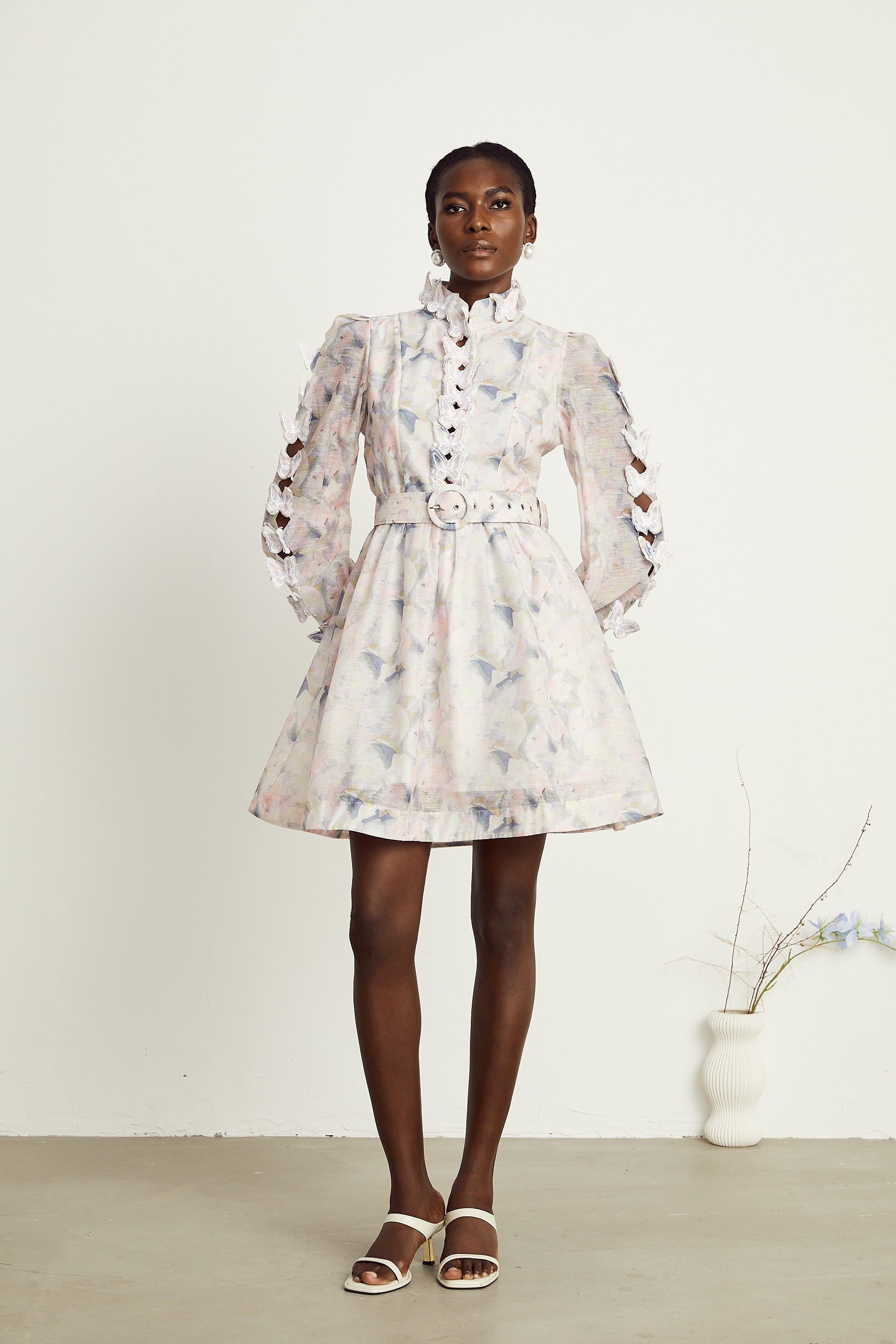 Victoire 3D çiçekli mini elbise