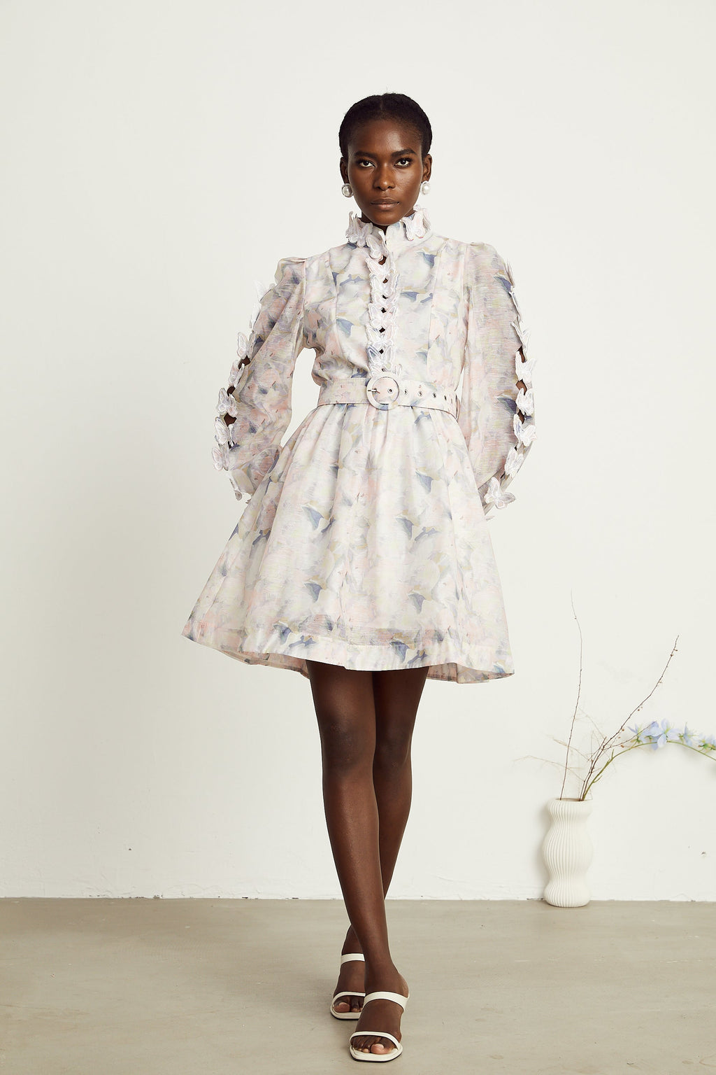 Victoire 3D çiçekli mini elbise