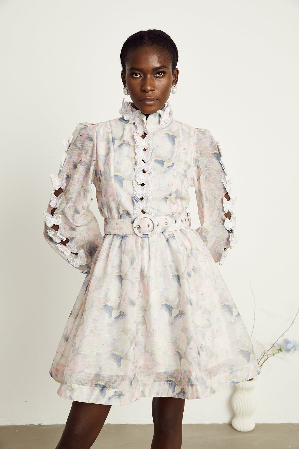 Victoire 3D çiçekli mini elbise