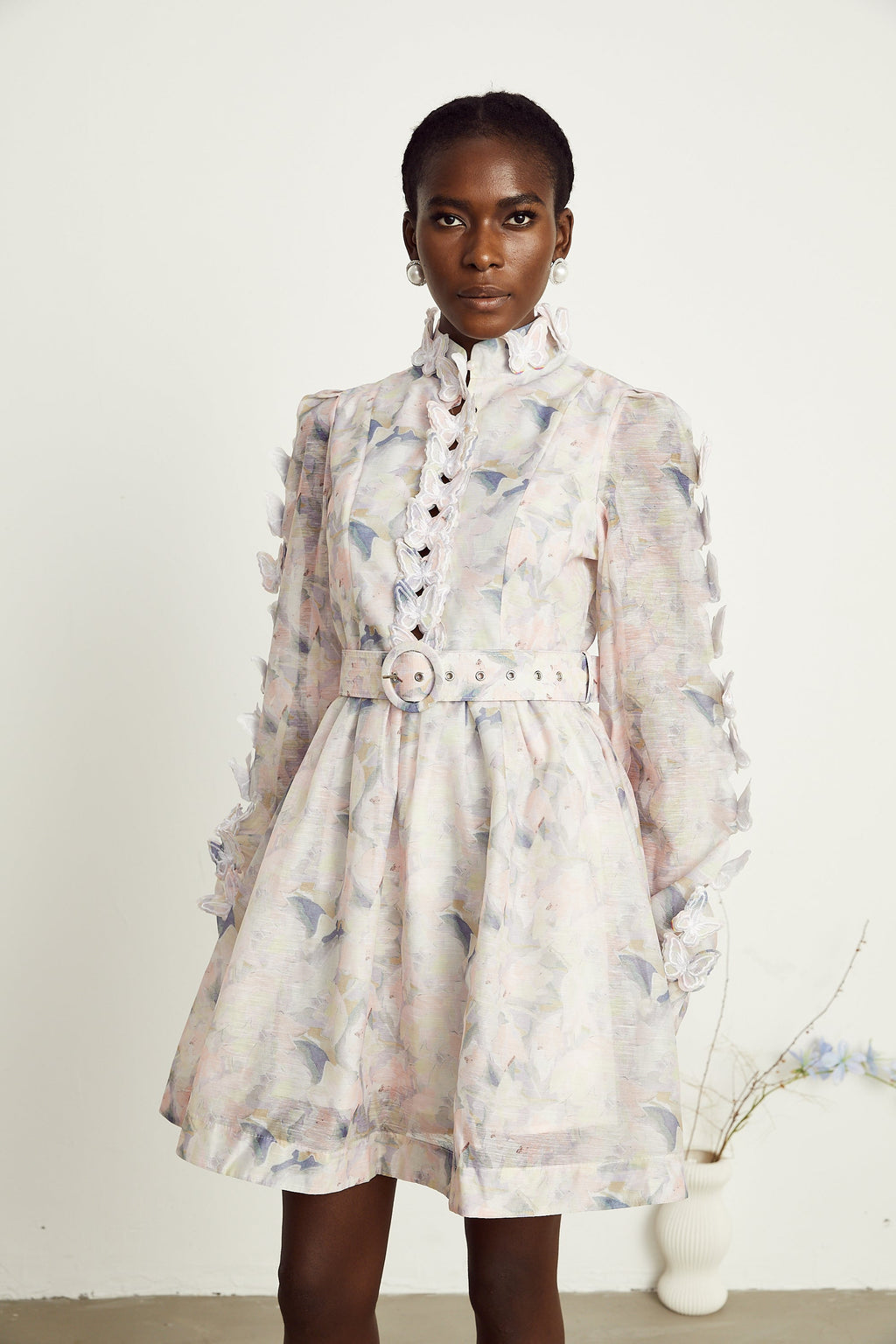 Victoire 3D çiçekli mini elbise