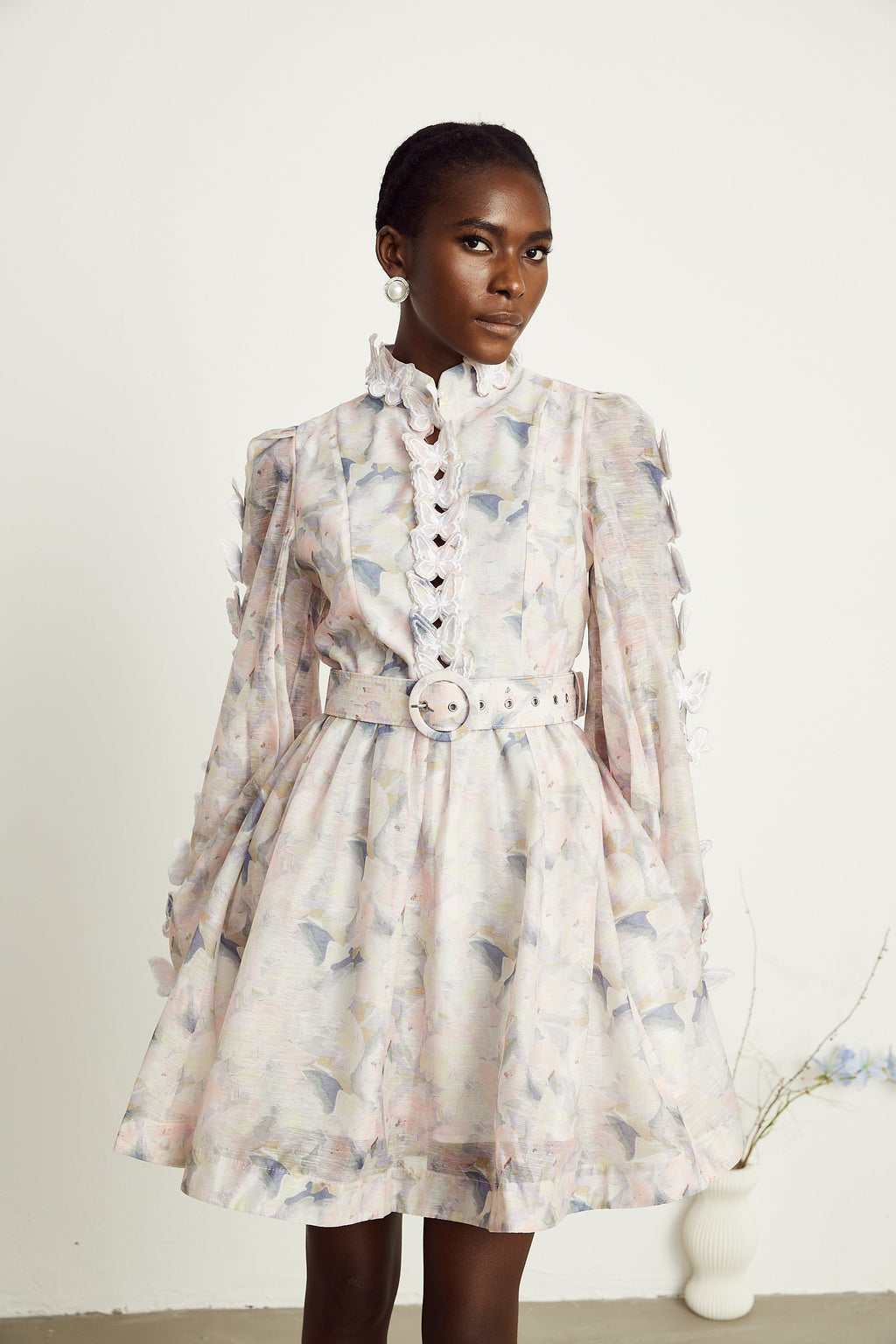 Victoire 3D çiçekli mini elbise