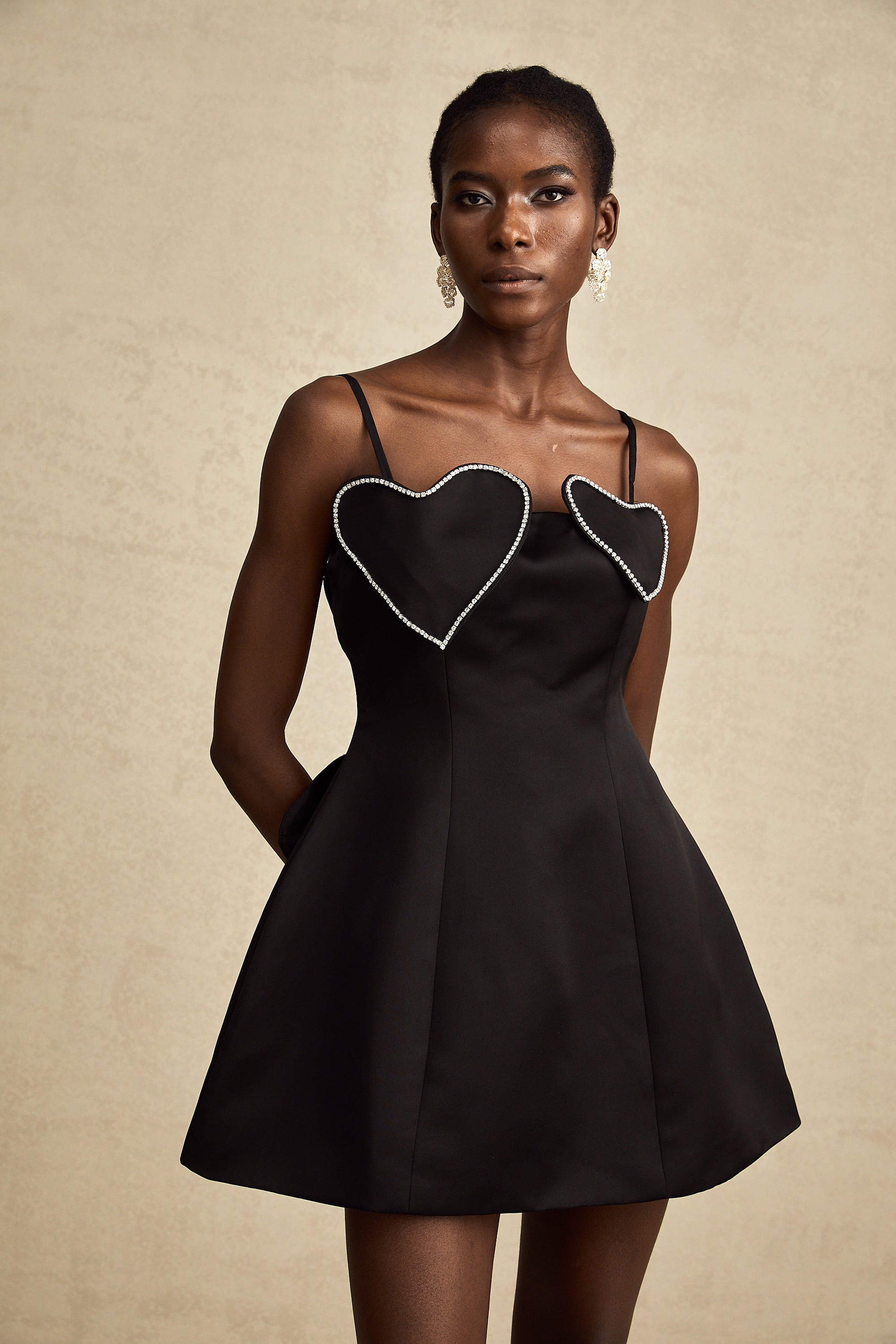 Kalp Süslemeli Mini Elbise