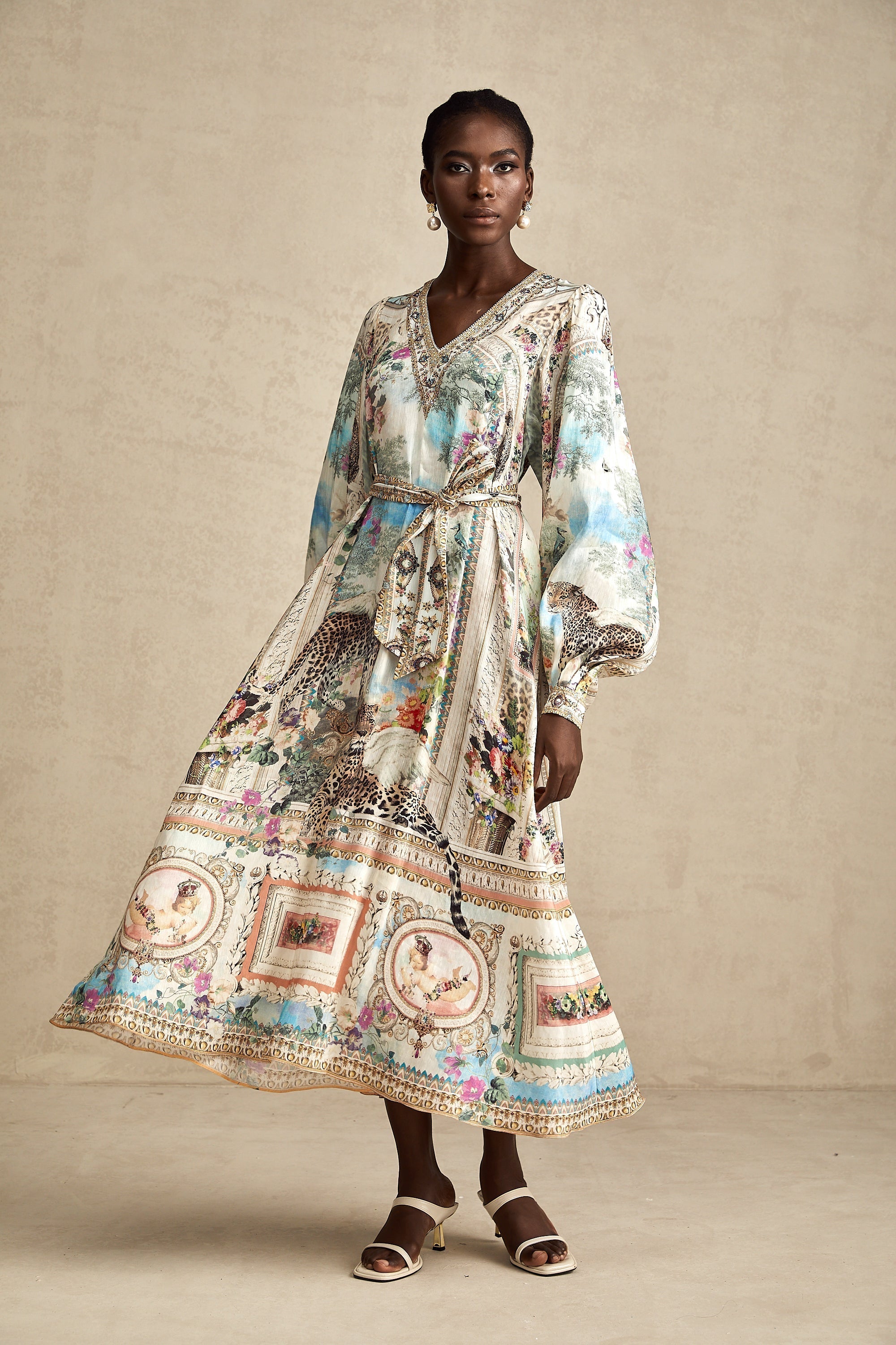 Kemerli V Yaka Midi Elbise