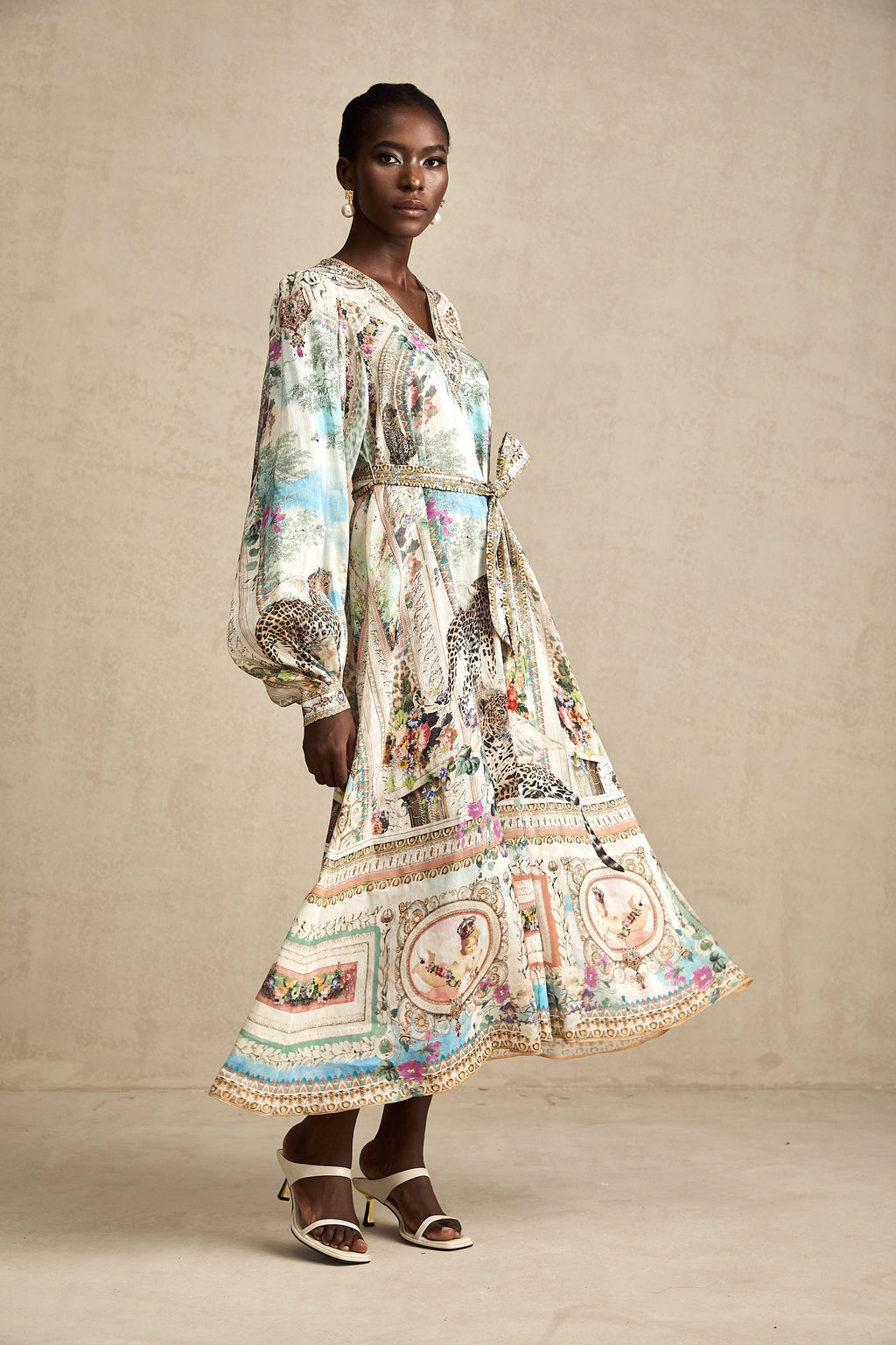 Kemerli V Yaka Midi Elbise