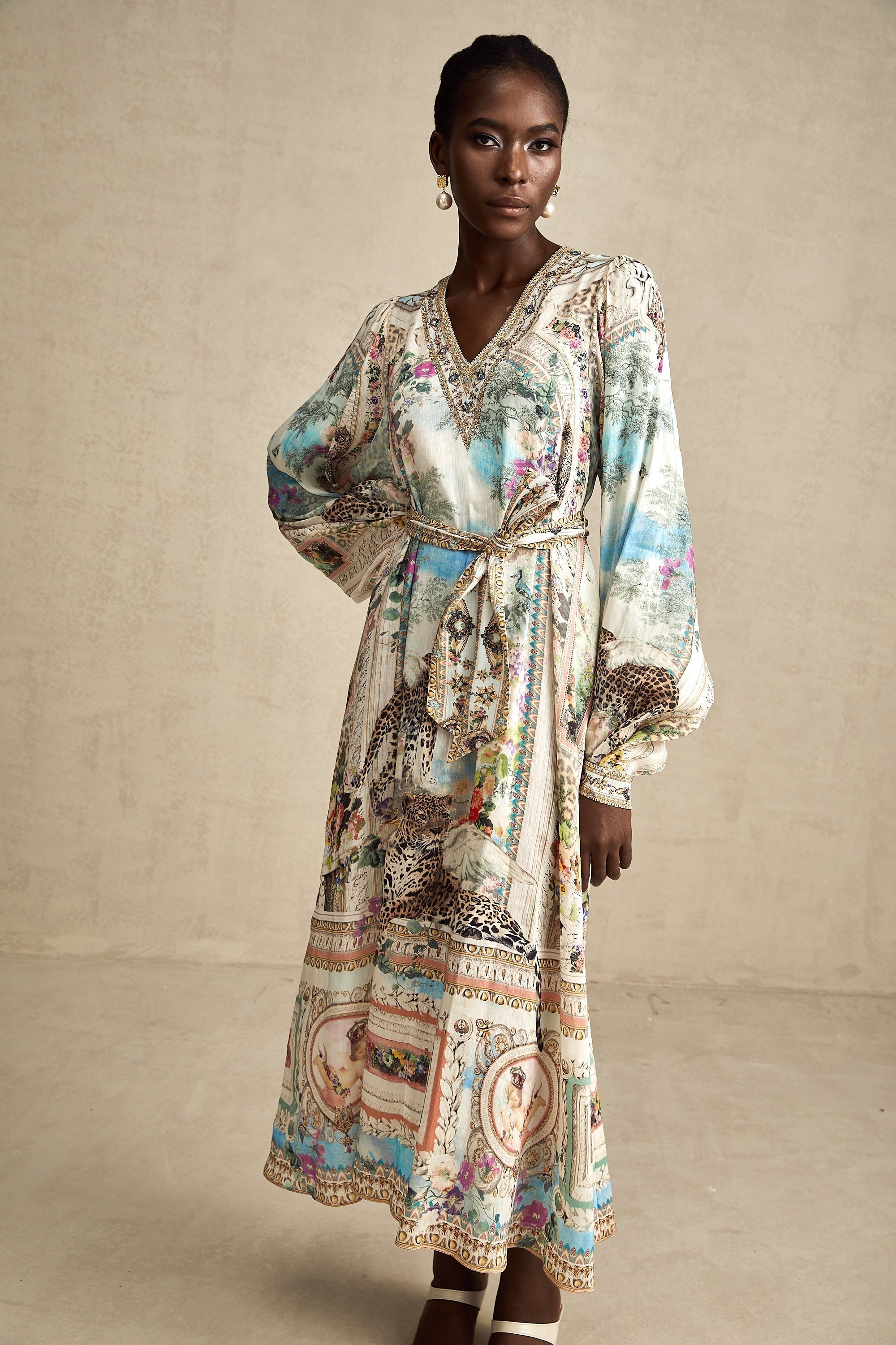 Kemerli V Yaka Midi Elbise