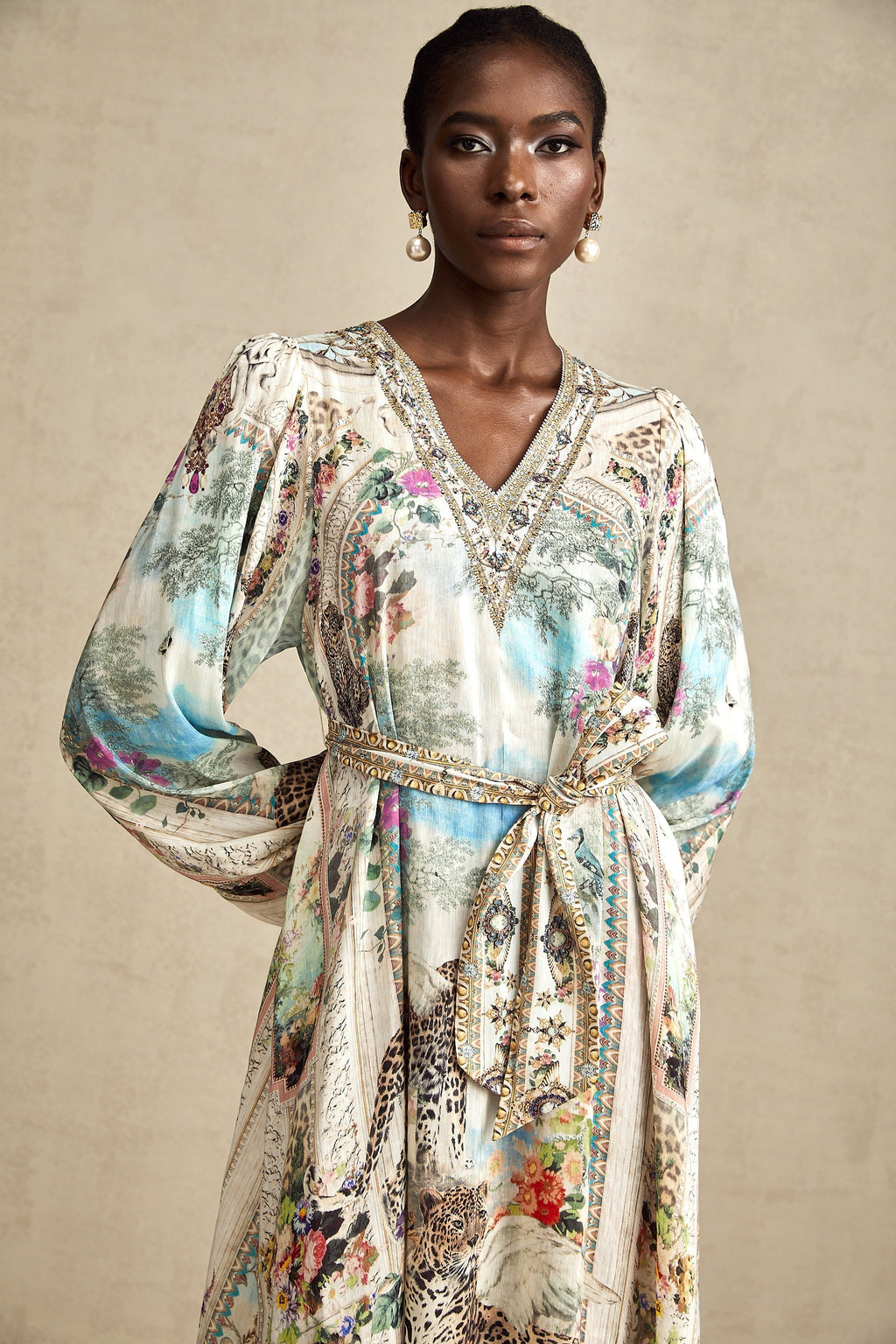 Kemerli V Yaka Midi Elbise