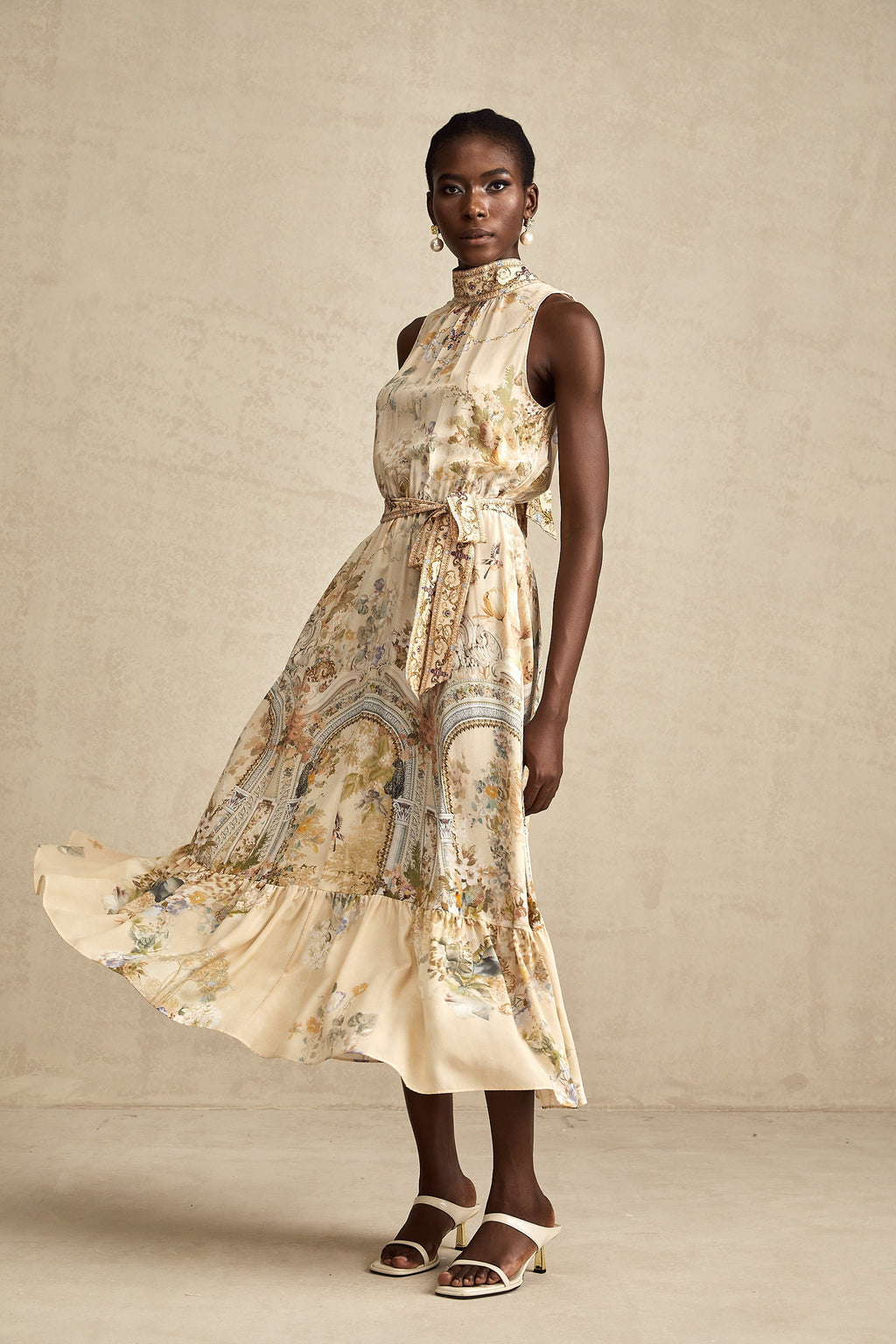 Grafik Desenli Kolsuz Midi Elbise