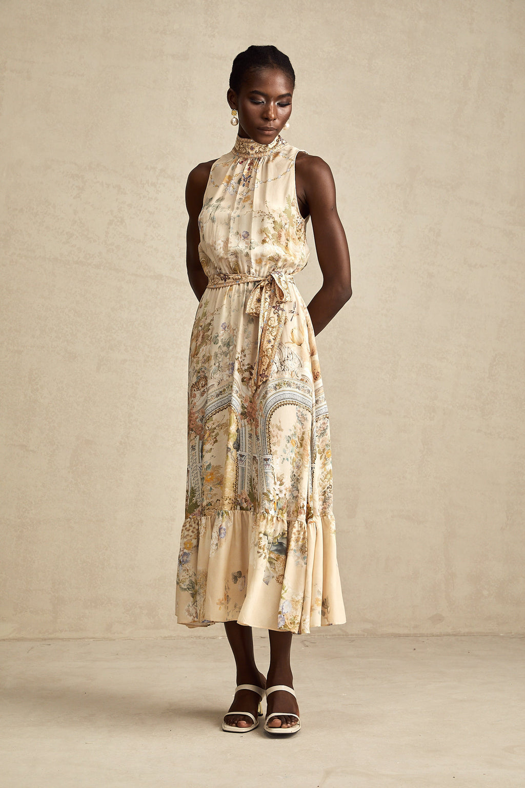 Grafik Desenli Kolsuz Midi Elbise