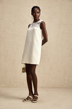 Tüvit İşlemeli Mini Elbise