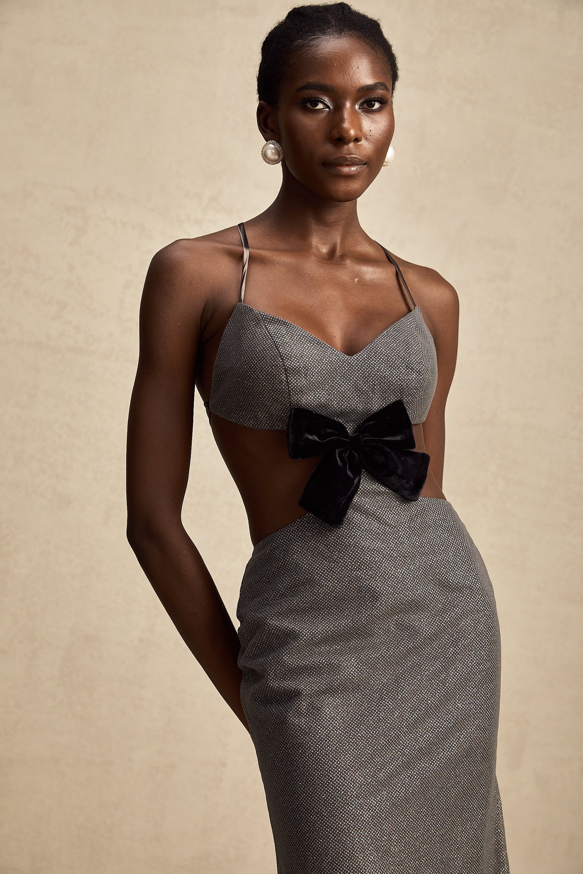 Sırtı Açık Fiyonk Payetli Midi Elbise