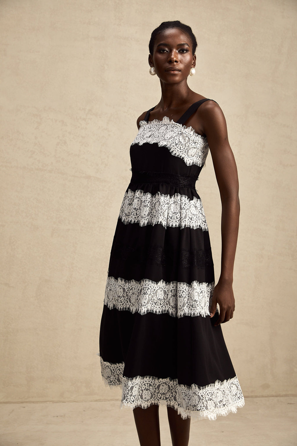 Ylviana dantelli midi elbise