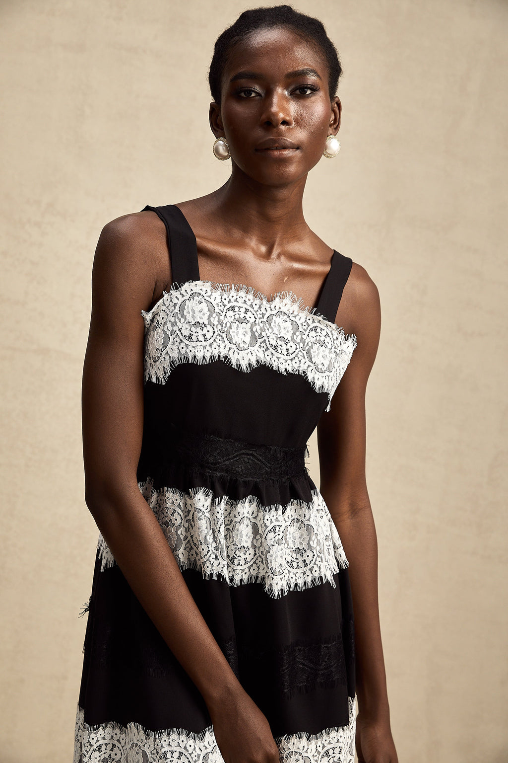 Ylviana dantelli midi elbise