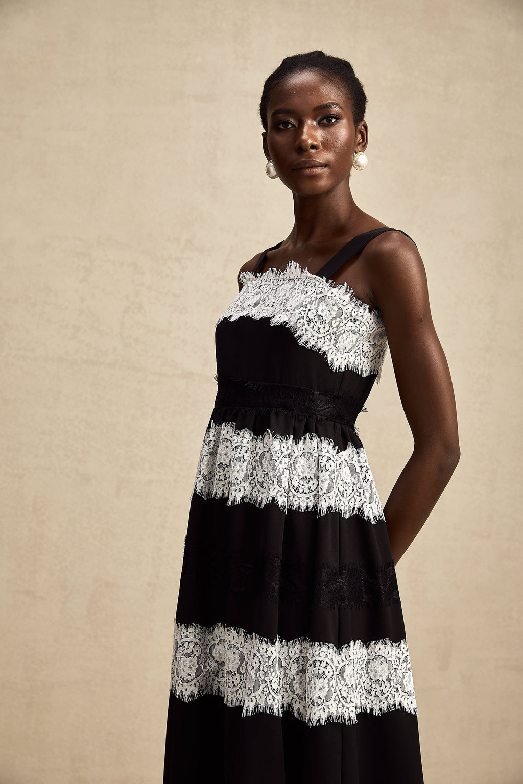 Ylviana dantelli midi elbise