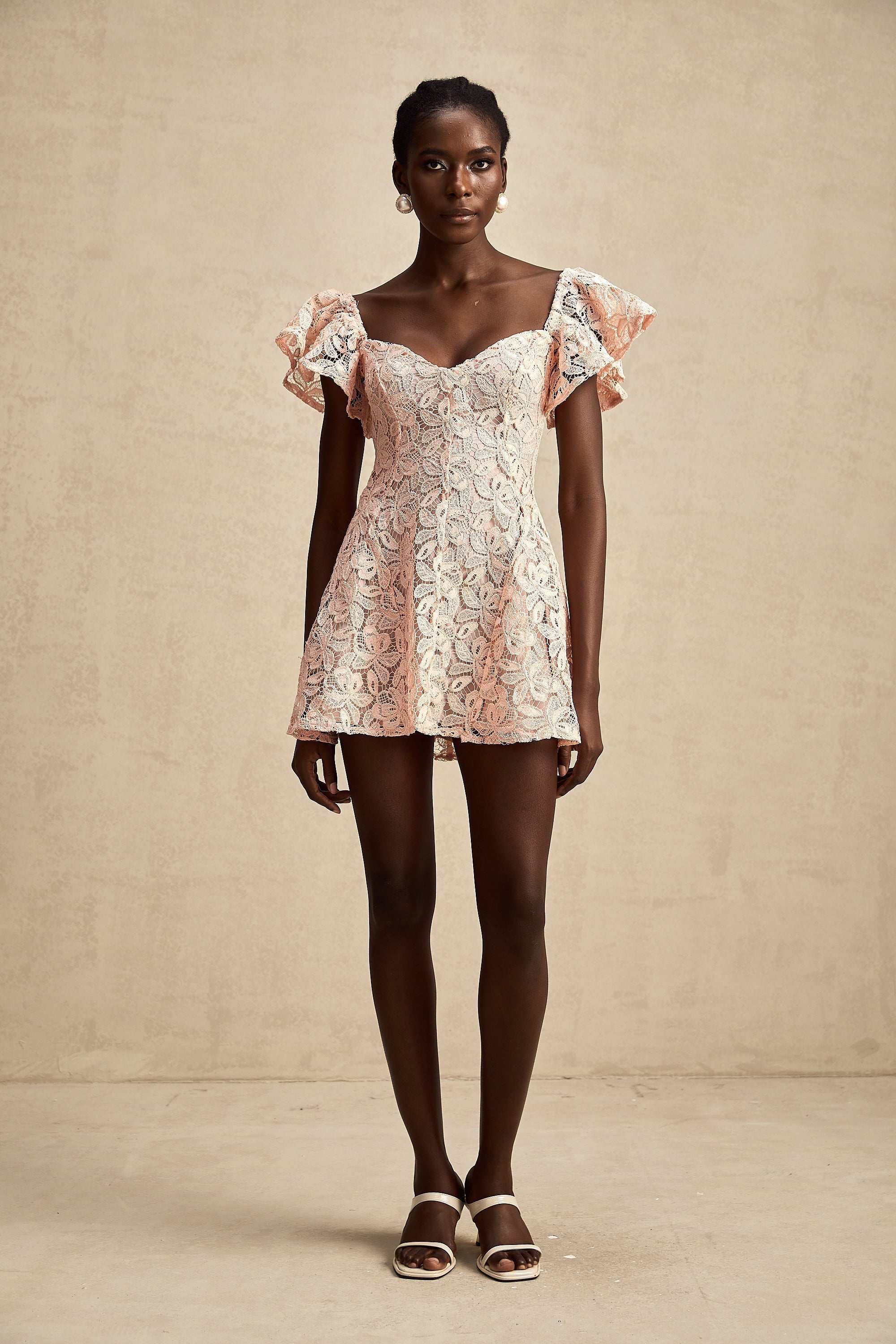 Fırfır Kollu Dantel Mini Elbise