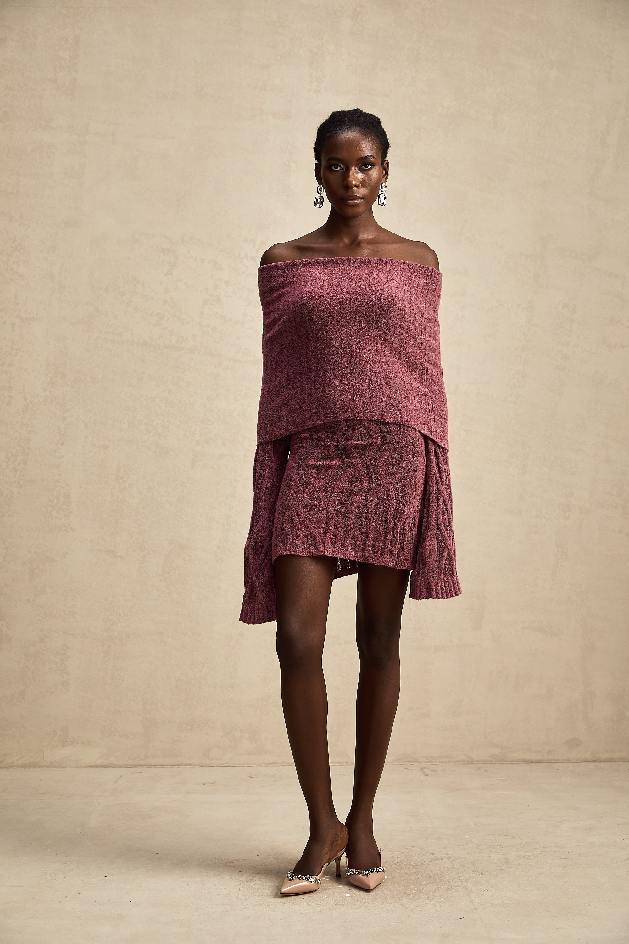 Uzun Kollu Yün Tığ İşi Örgü Mini Elbise