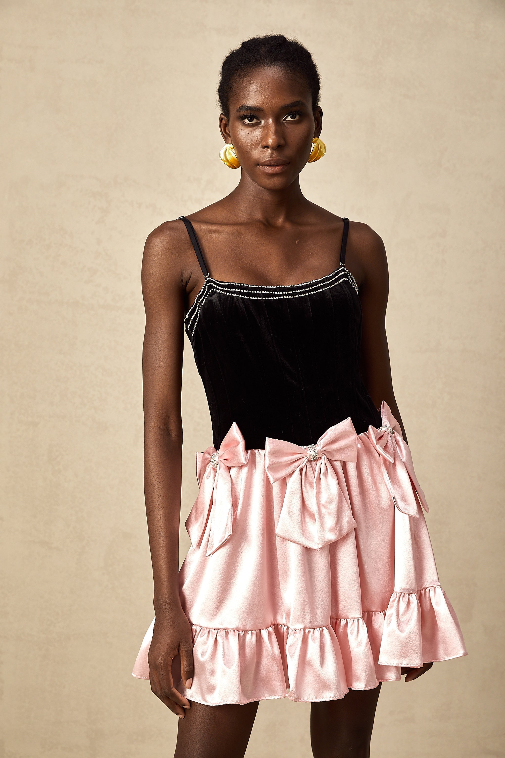 Kontrast İlmekli Pileli Mini Elbise