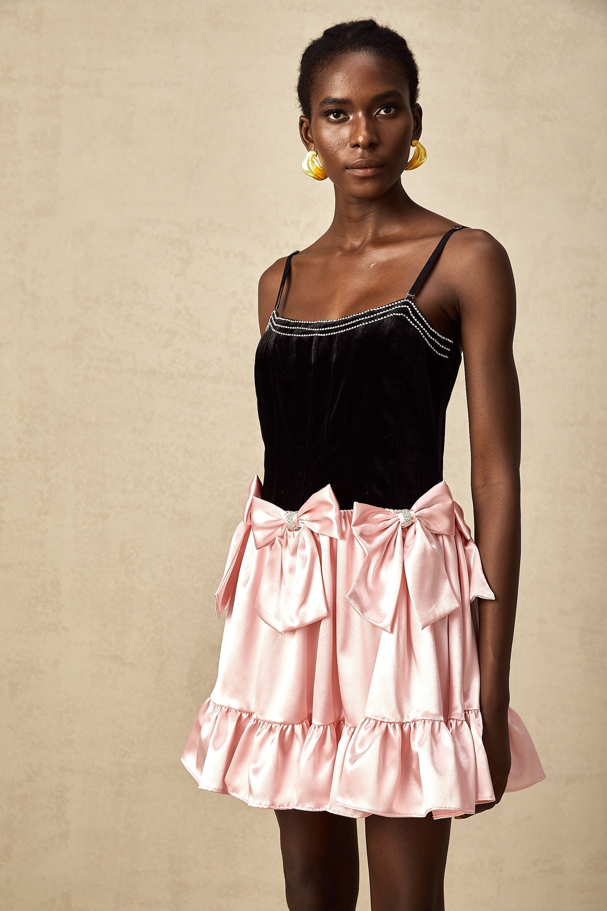 Kontrast İlmekli Pileli Mini Elbise