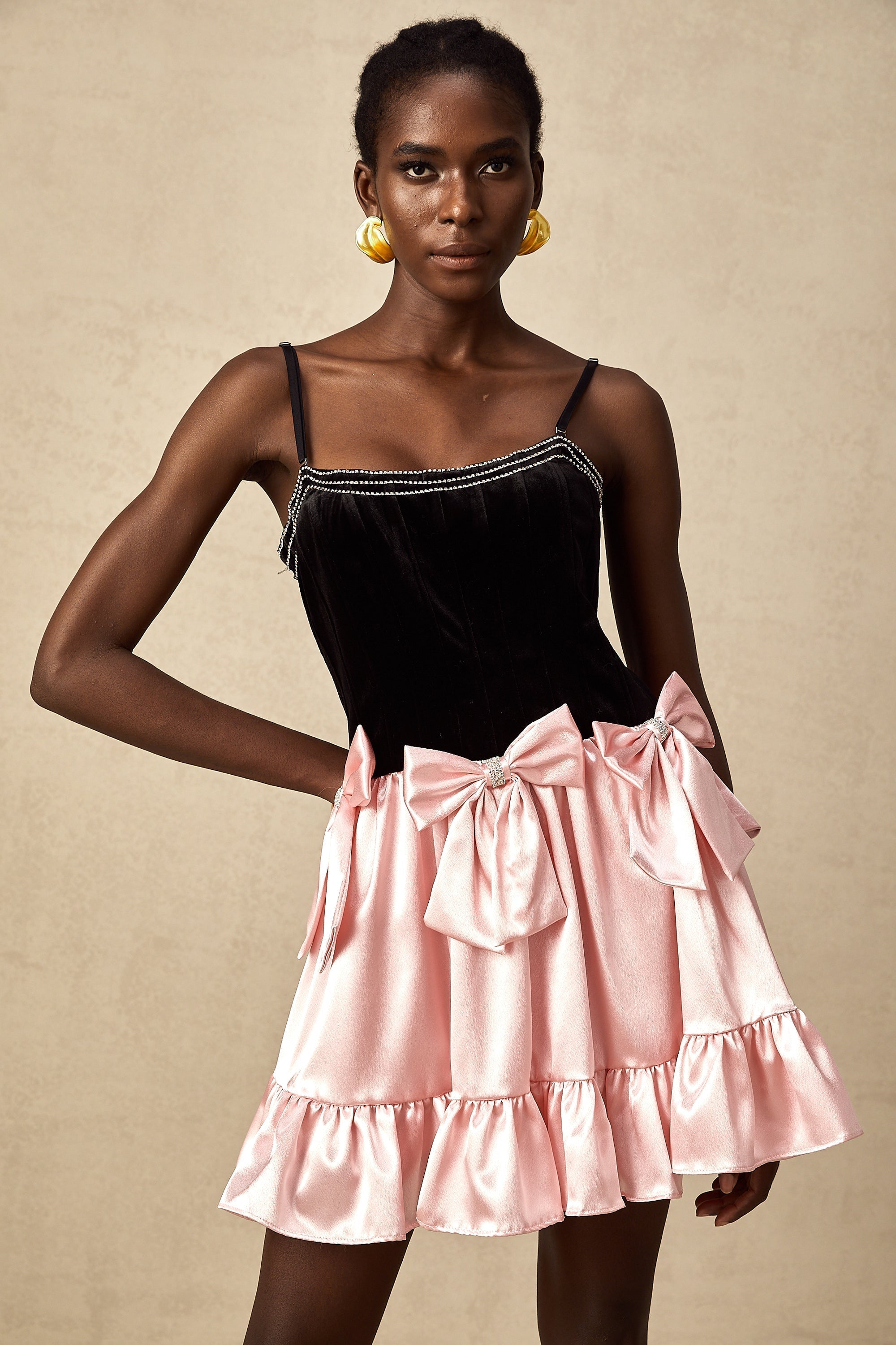 Kontrast İlmekli Pileli Mini Elbise