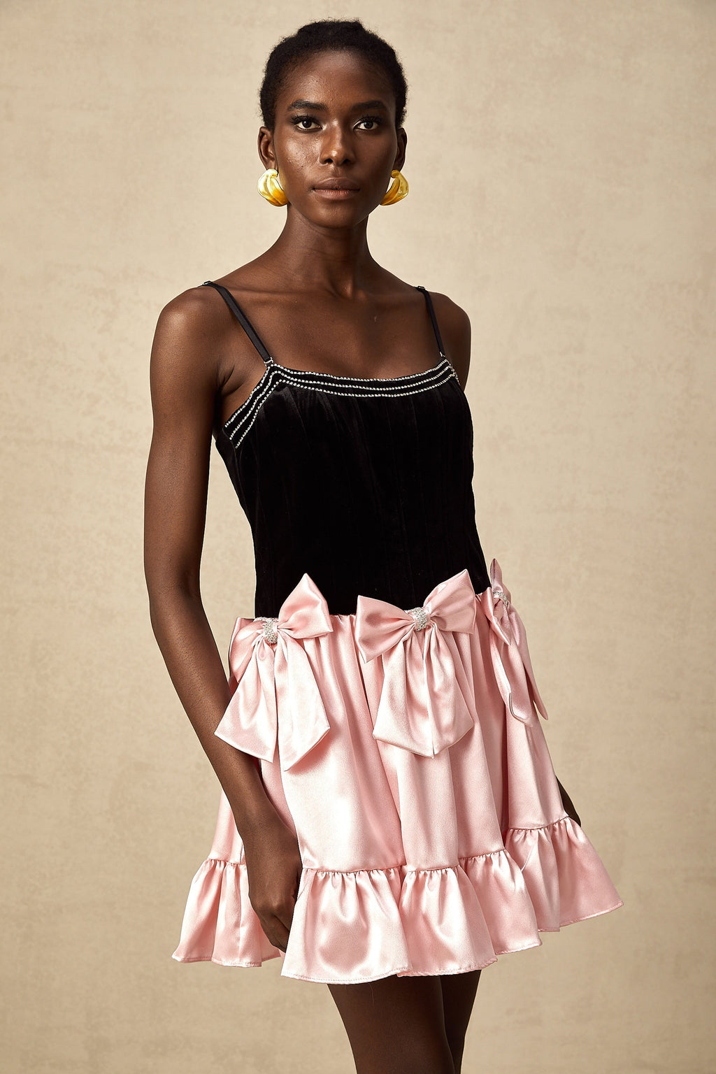 Kontrast İlmekli Pileli Mini Elbise