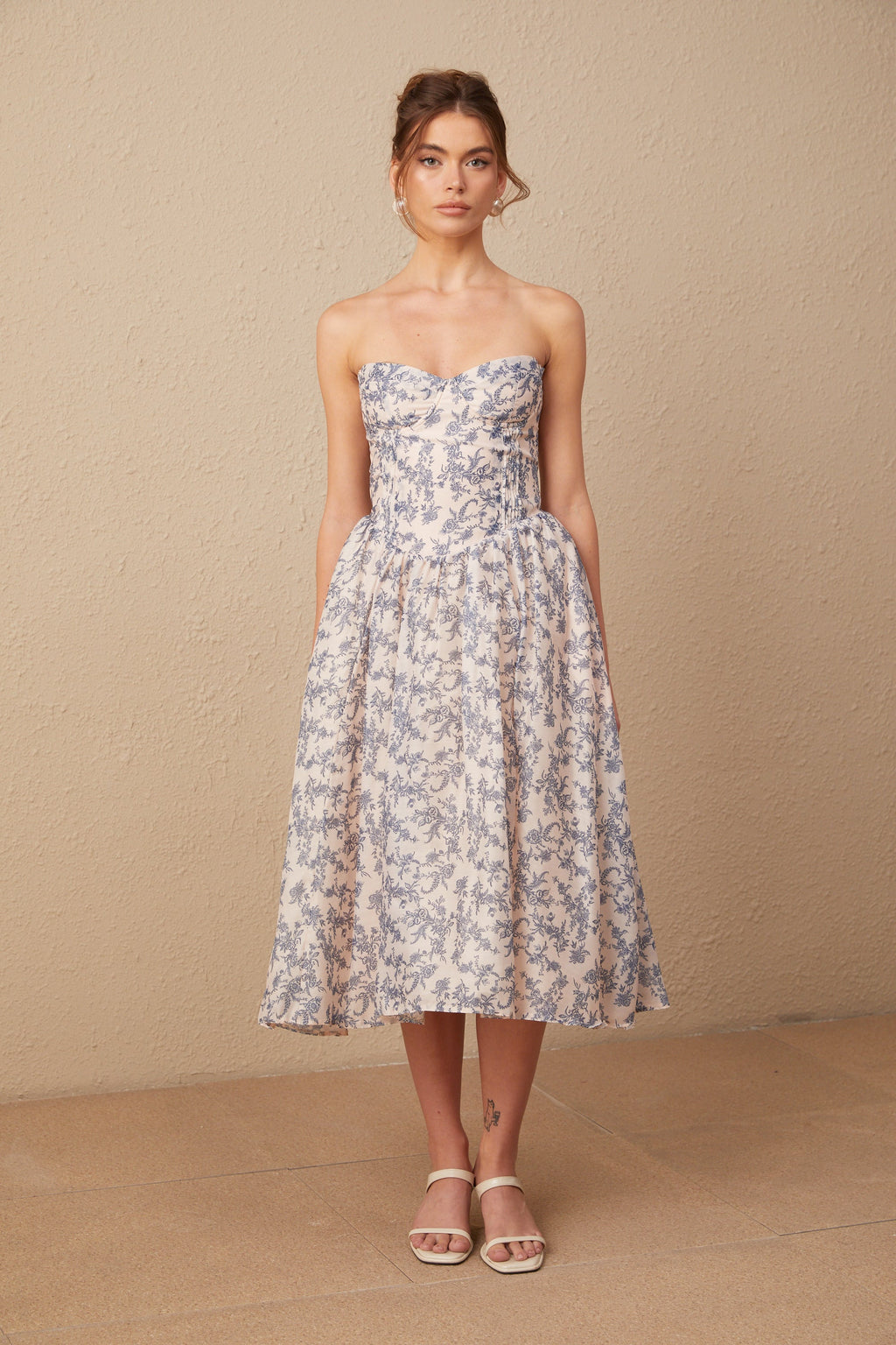 Fanny Çiçek Desenli Omzu Açık Midi Elbise