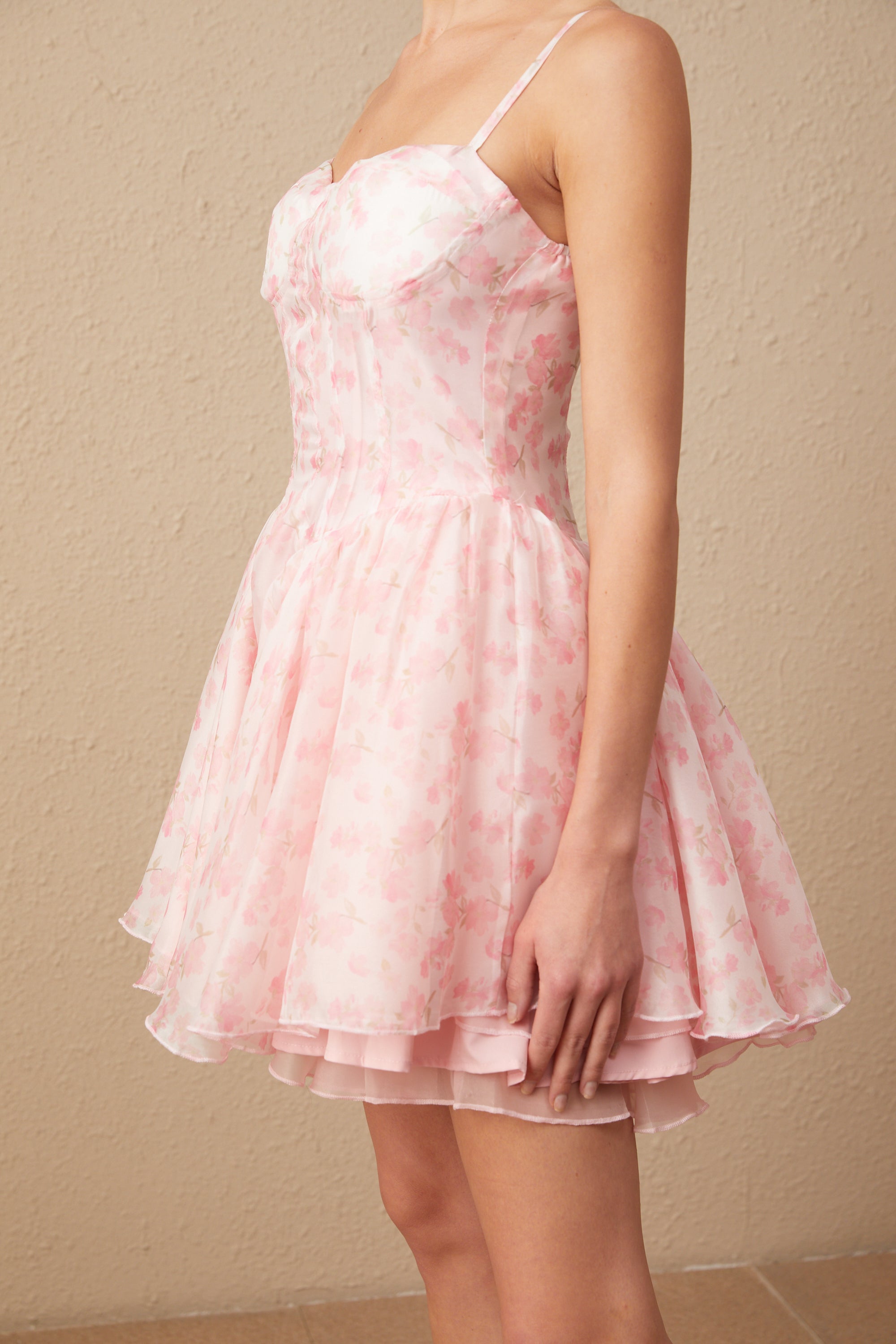 Thérèse Pembe Çiçek Desenli Kabartmalı Mini Elbise