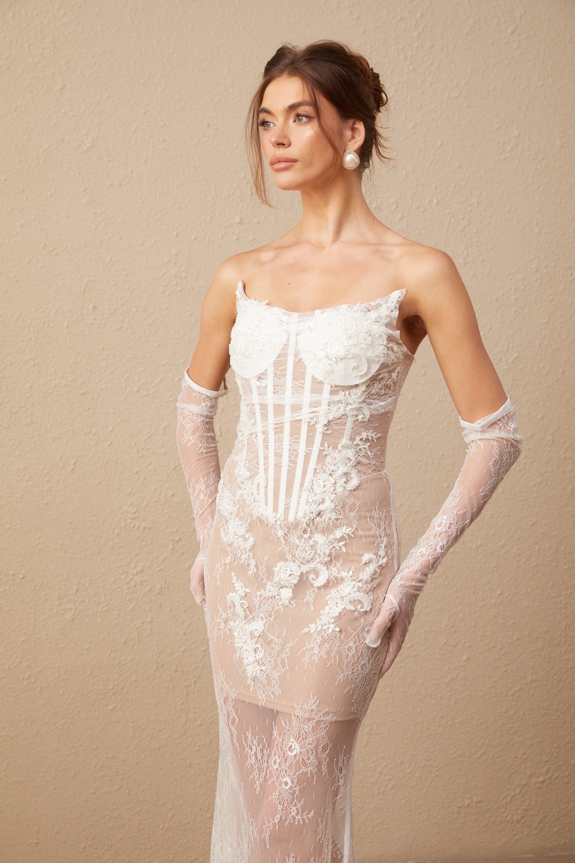 Mila çiçek işlemeli tül korsajlı maxi elbise