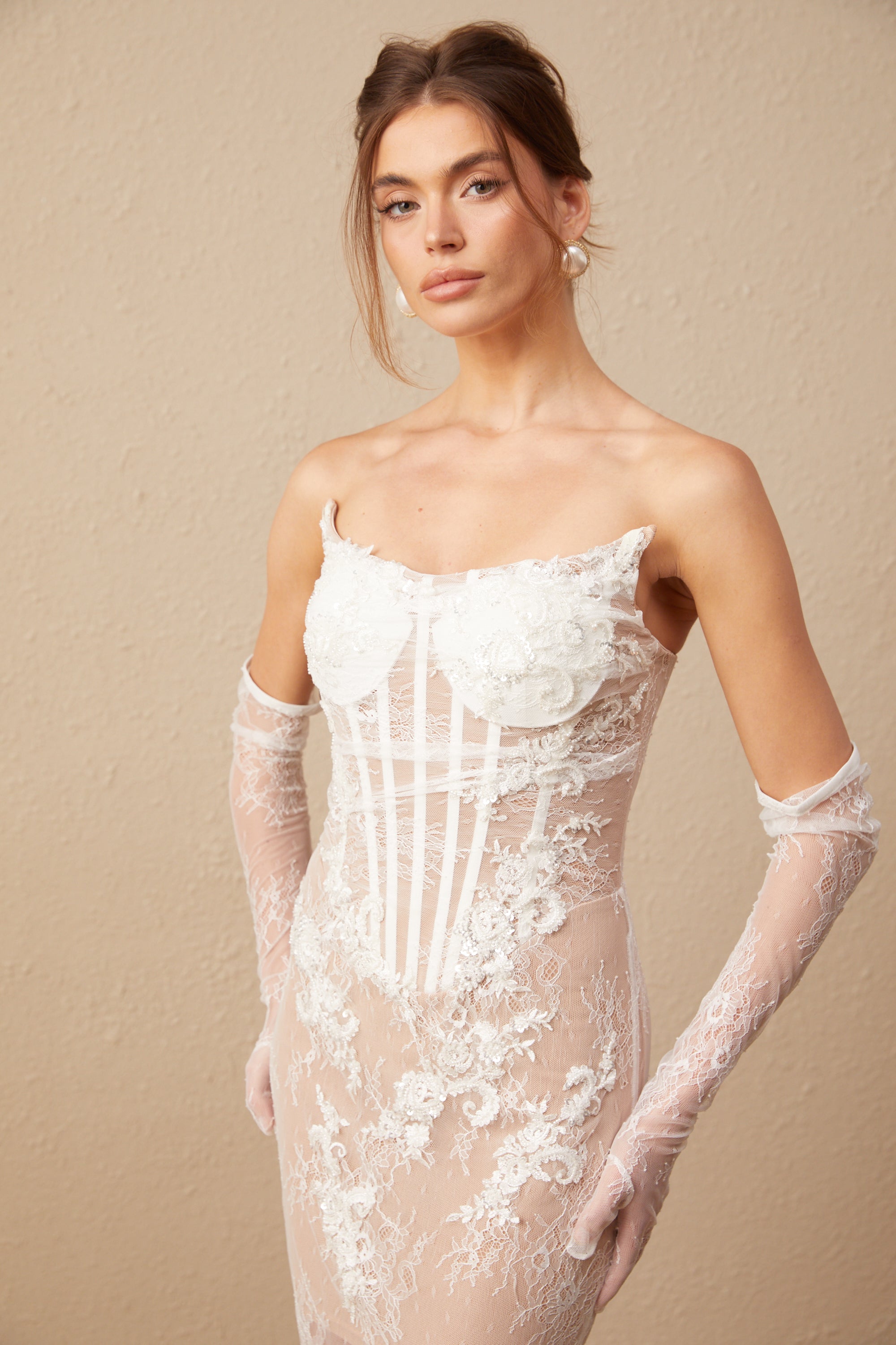 Mila çiçek işlemeli tül korsajlı maxi elbise