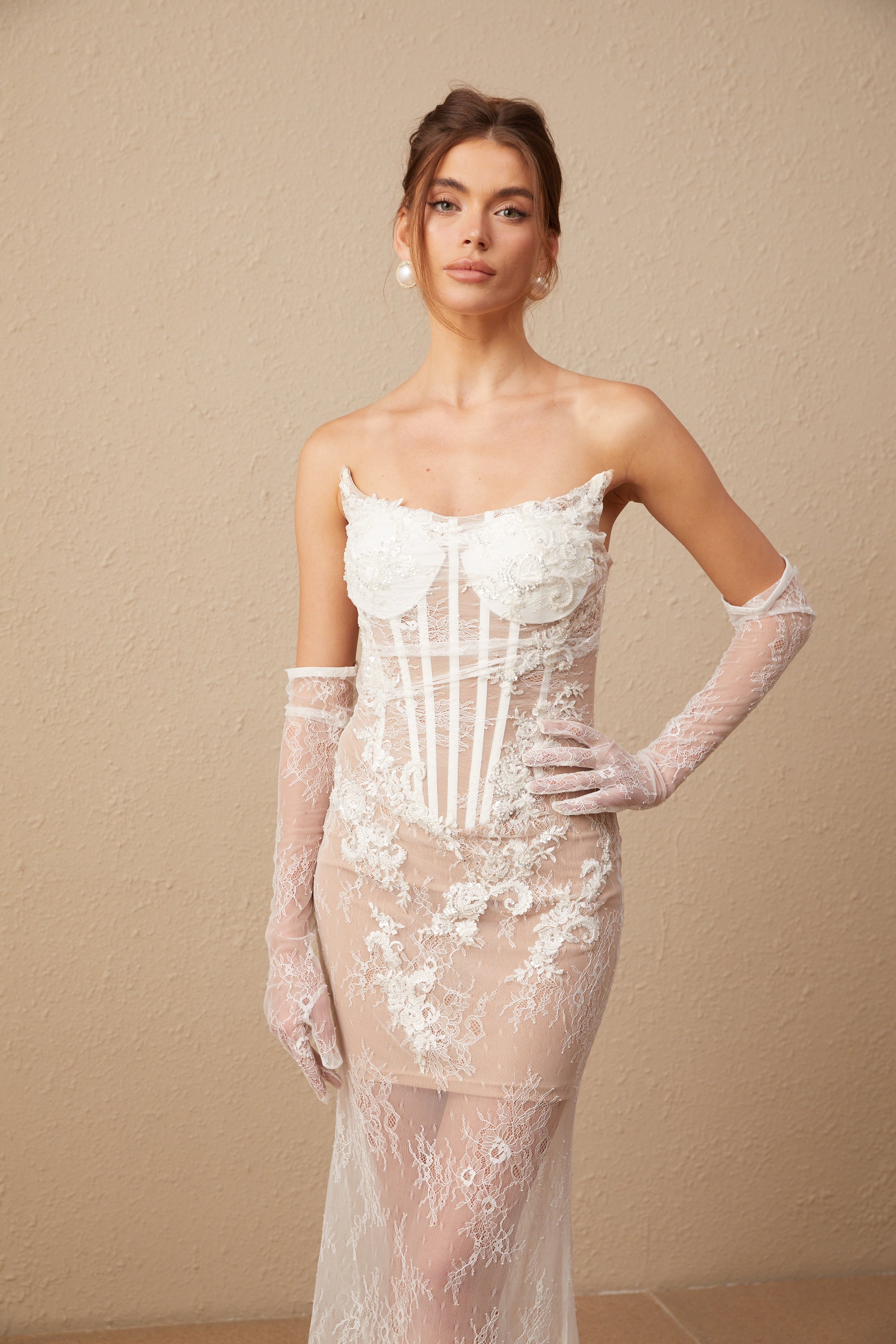 Mila çiçek işlemeli tül korsajlı maxi elbise