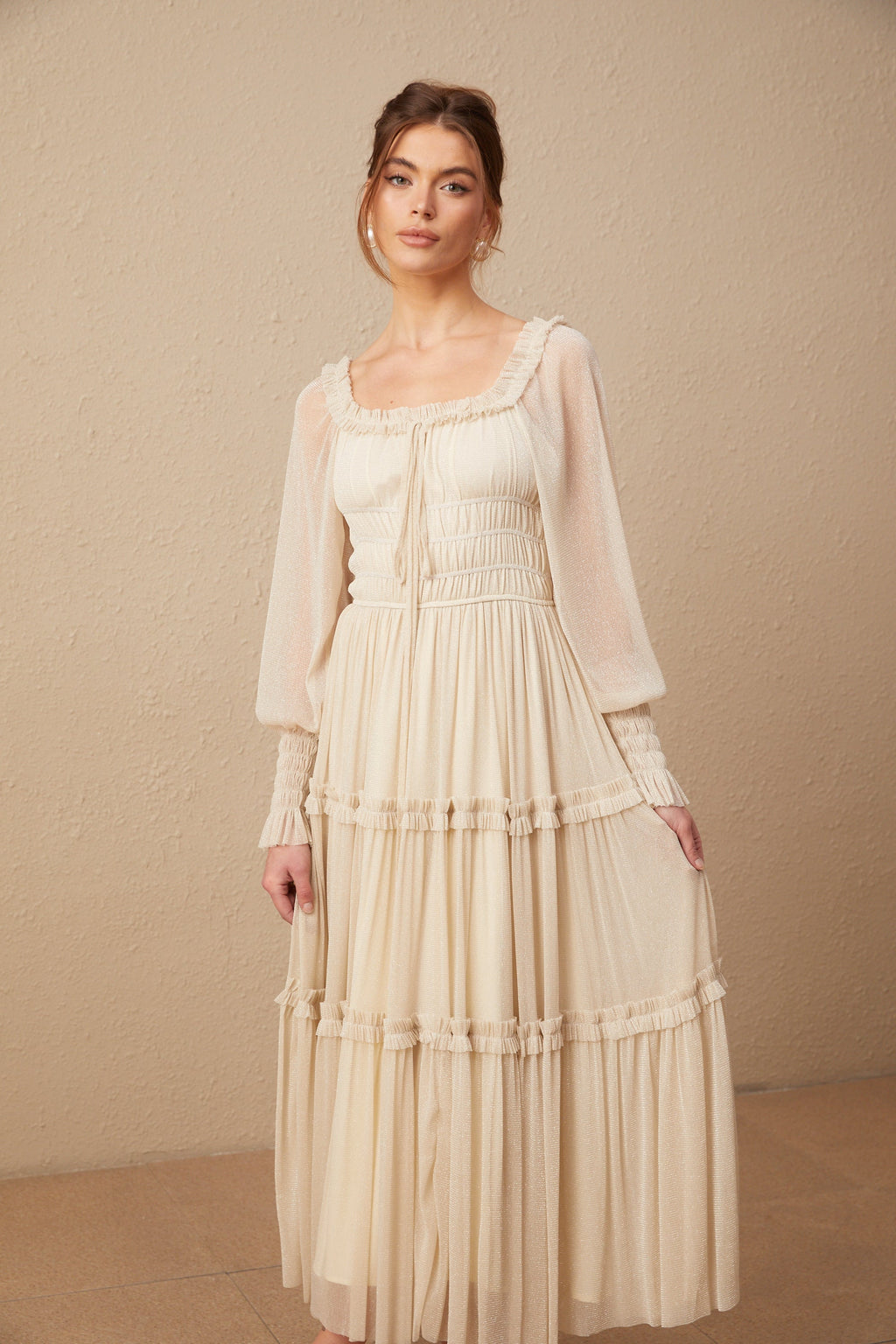 Camille Pileli ve Büzgülü Metalik Midi Elbise