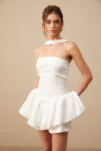 Olivia beyaz halter yaka volanlı mini elbise