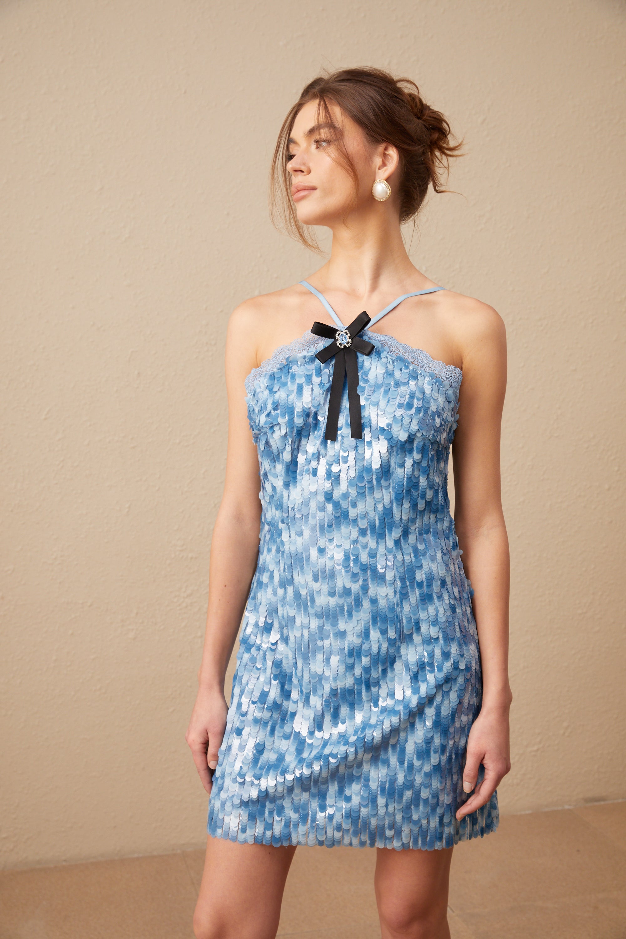 Victoire Mavi Halter Yaka Payetli Mini Elbise