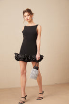 Loujain sırt dekolteli fırfırlı mini elbise