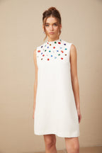 Élise Beyaz Kristal Büyük Fiyonk Detaylı Kolsuz Mini Elbise