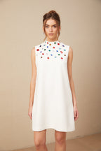 Élise Beyaz Kristal Büyük Fiyonk Detaylı Kolsuz Mini Elbise