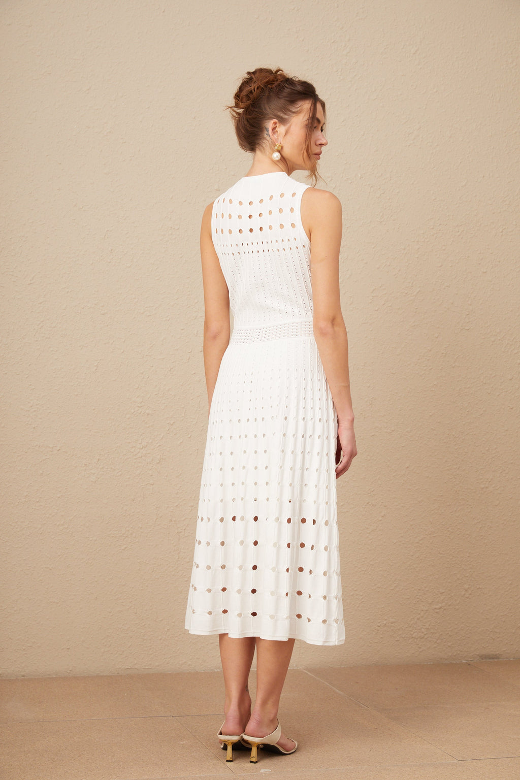 Charlotte Beyaz Kolsuz Kesik Detaylı Triko Midi Elbise