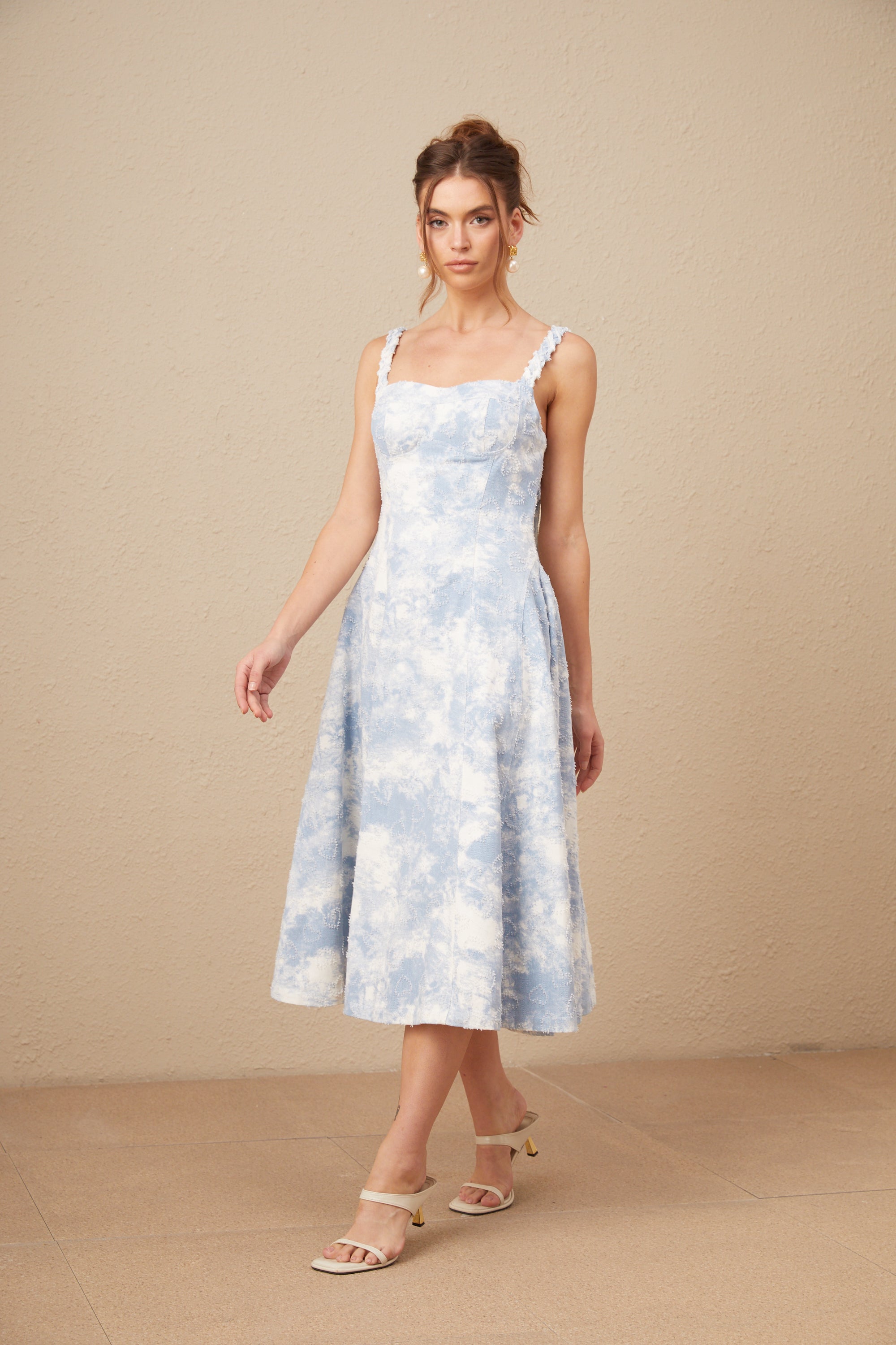 Léonie Kalp Monogramlı Jakarlı Kot Midi Elbise