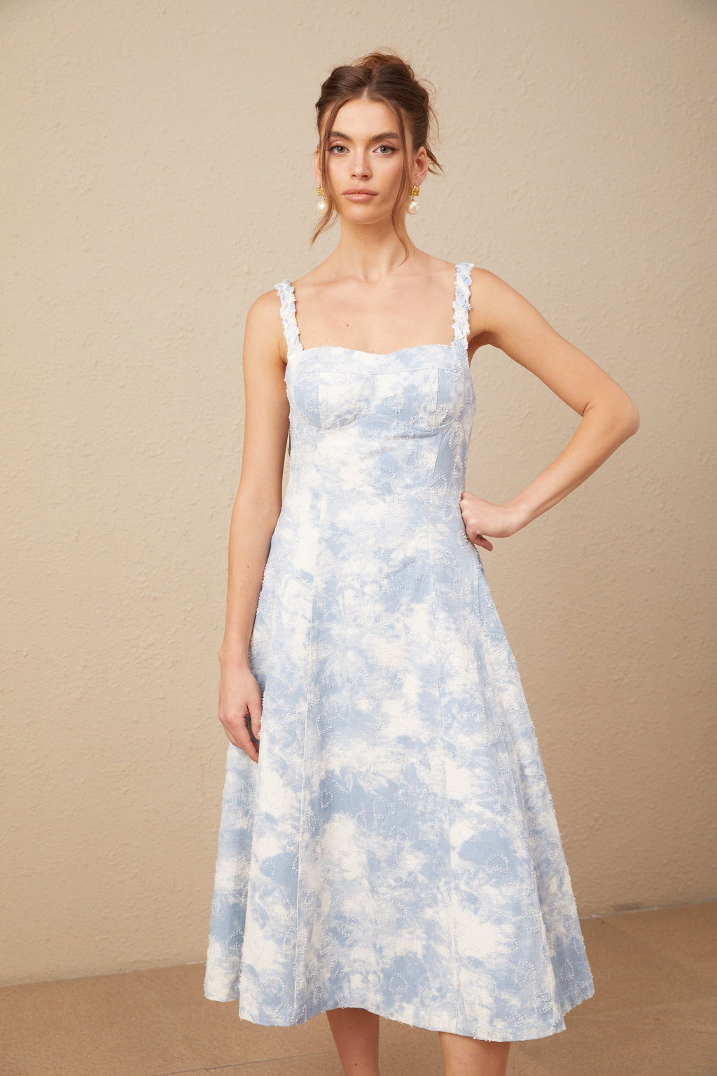 Léonie Kalp Monogramlı Jakarlı Kot Midi Elbise