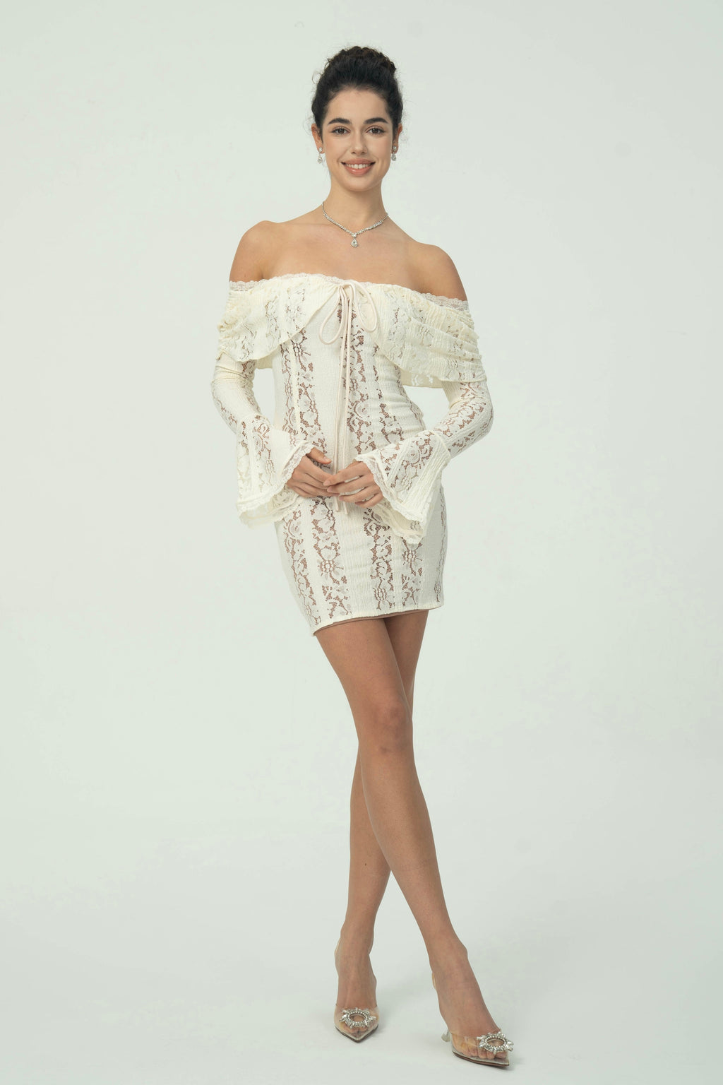 Dantel işlemeli Mini Elbise