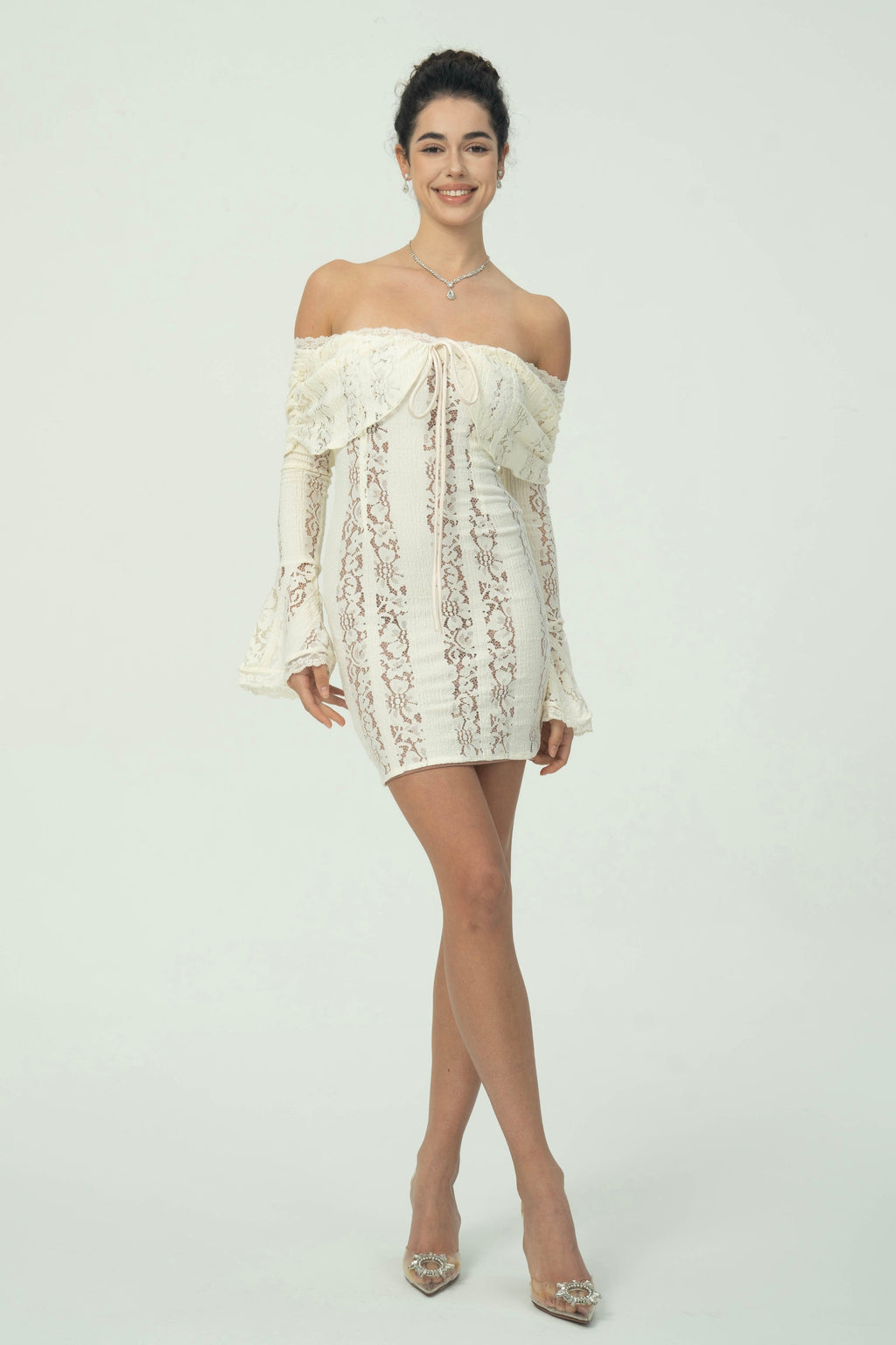 Dantel işlemeli Mini Elbise