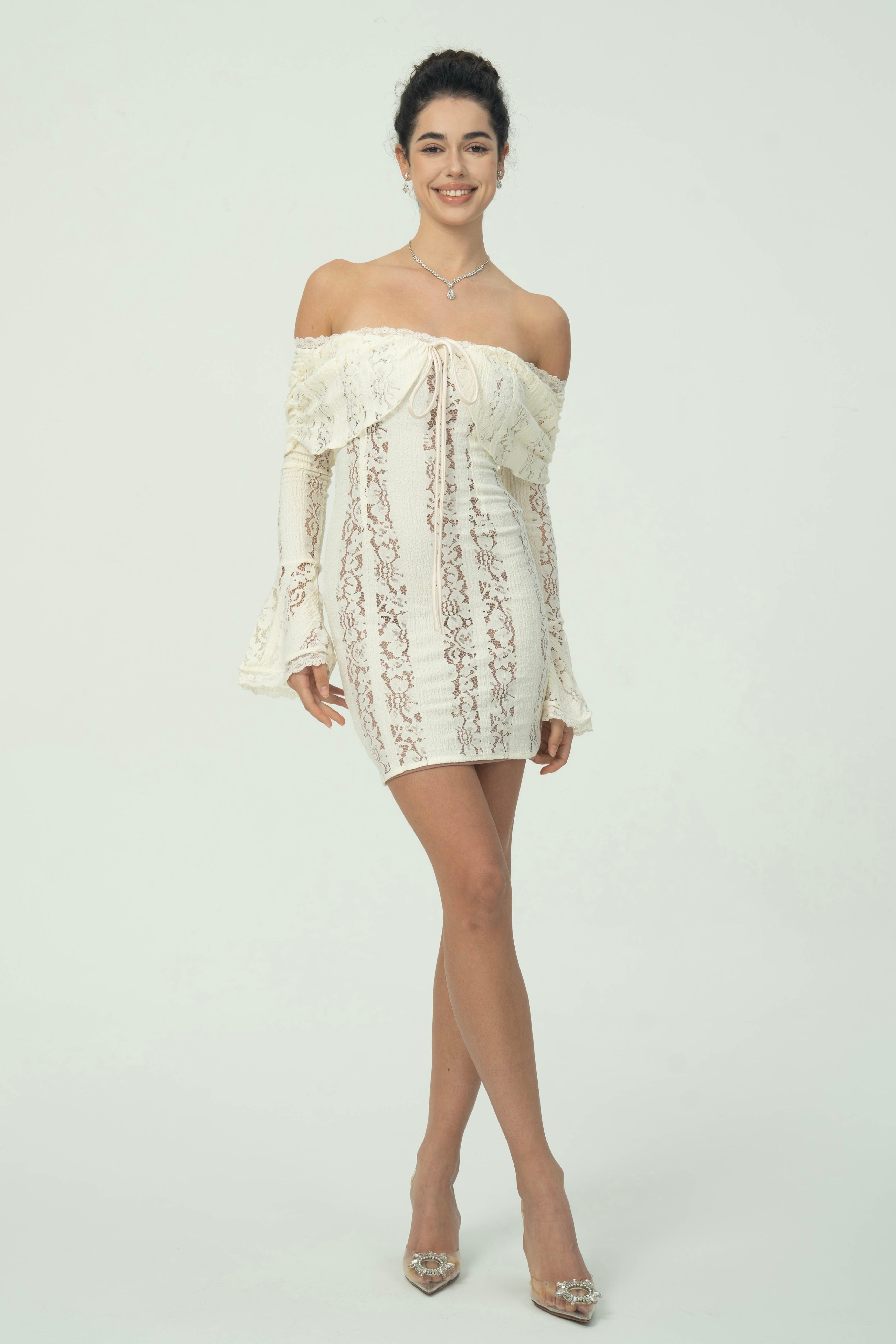 Dantel işlemeli Mini Elbise