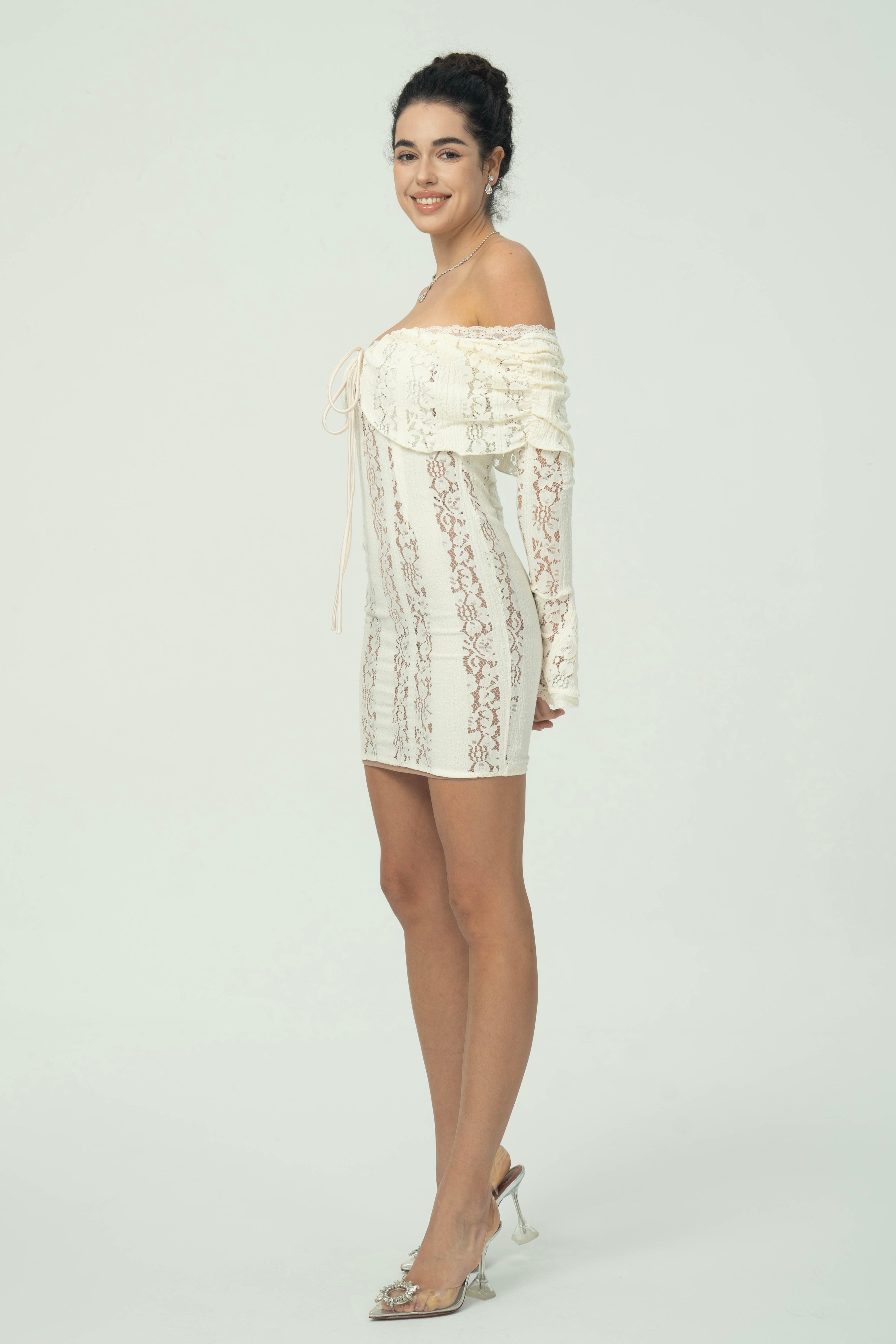 Dantel işlemeli Mini Elbise