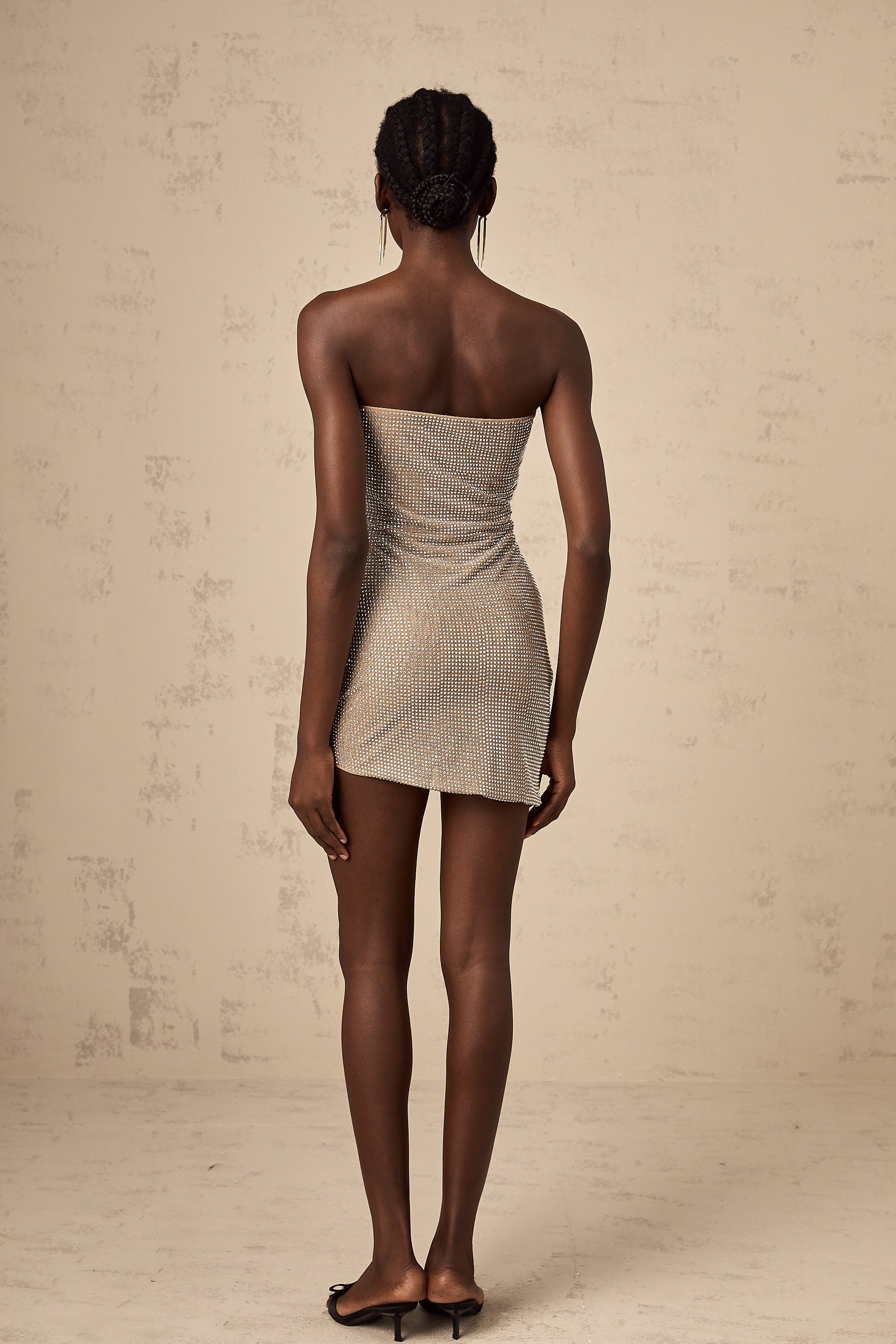 Pénélope taşlı süslemeli kesik mini elbise