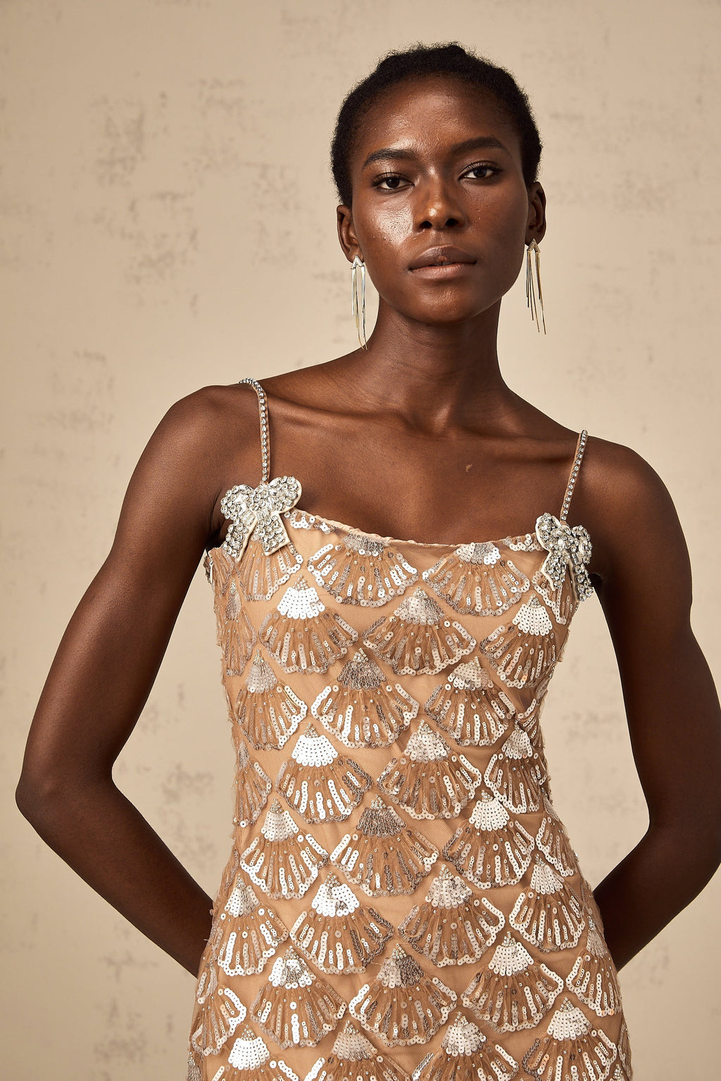 payet süslemeli mini elbise