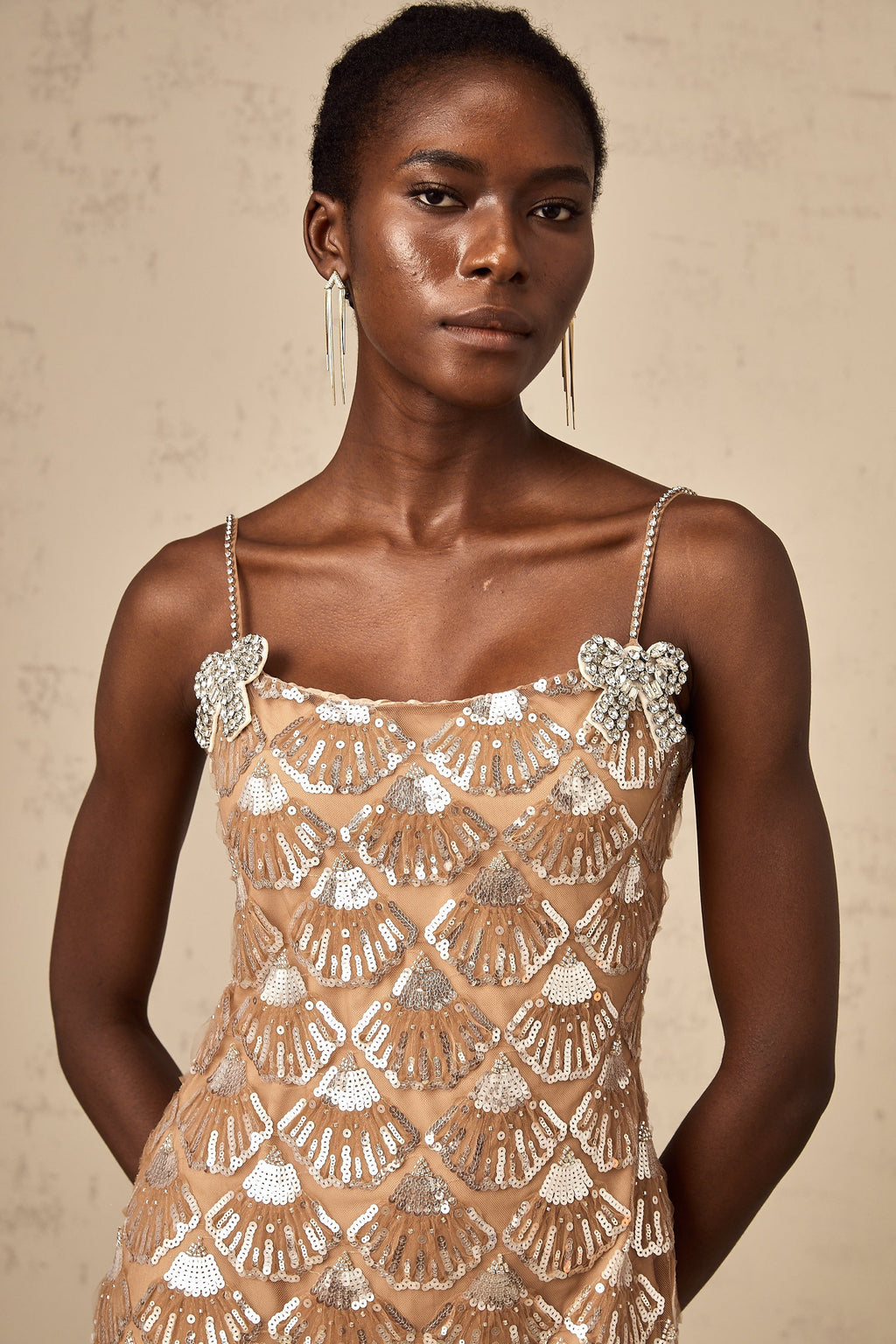 payet süslemeli mini elbise