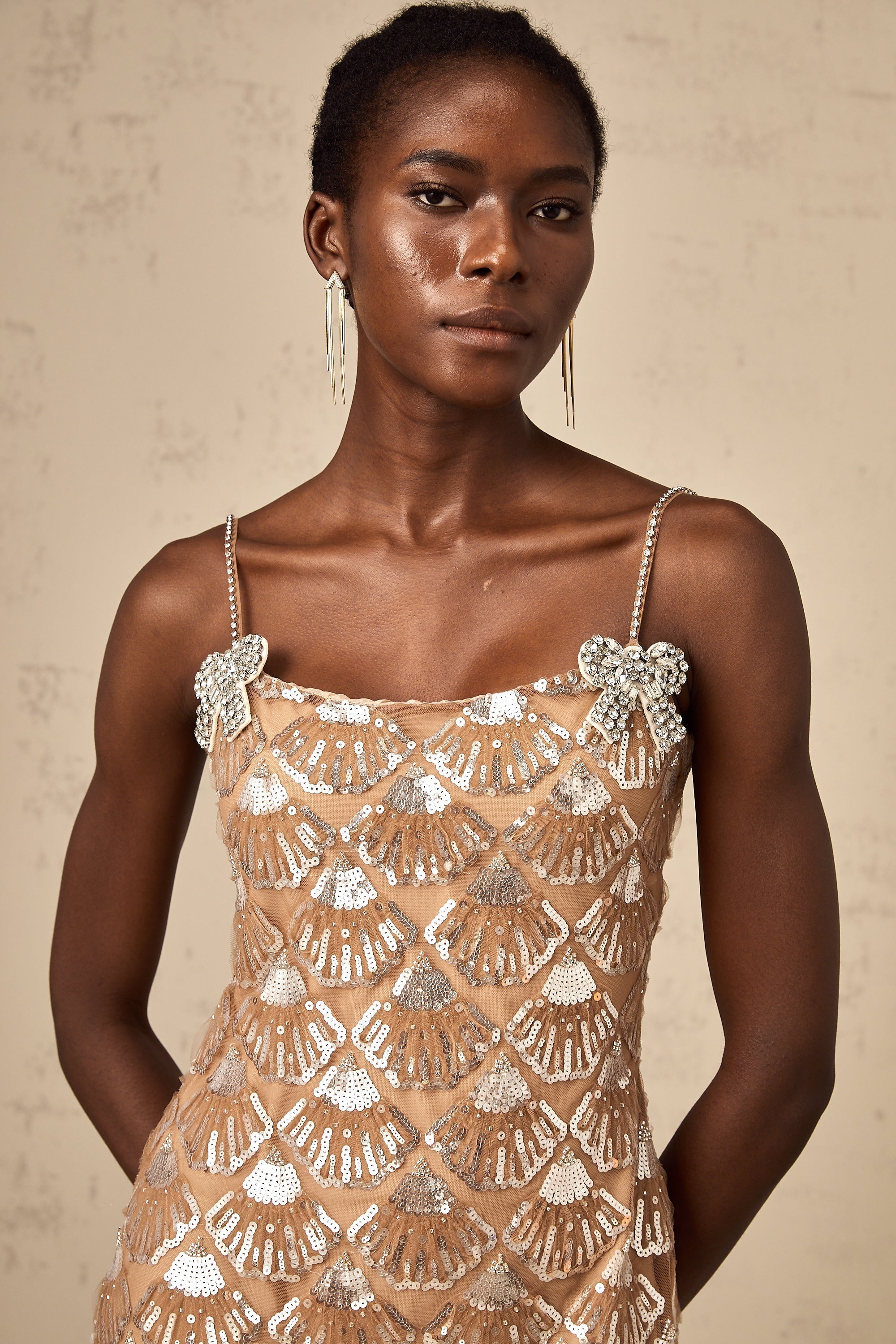 payet süslemeli mini elbise