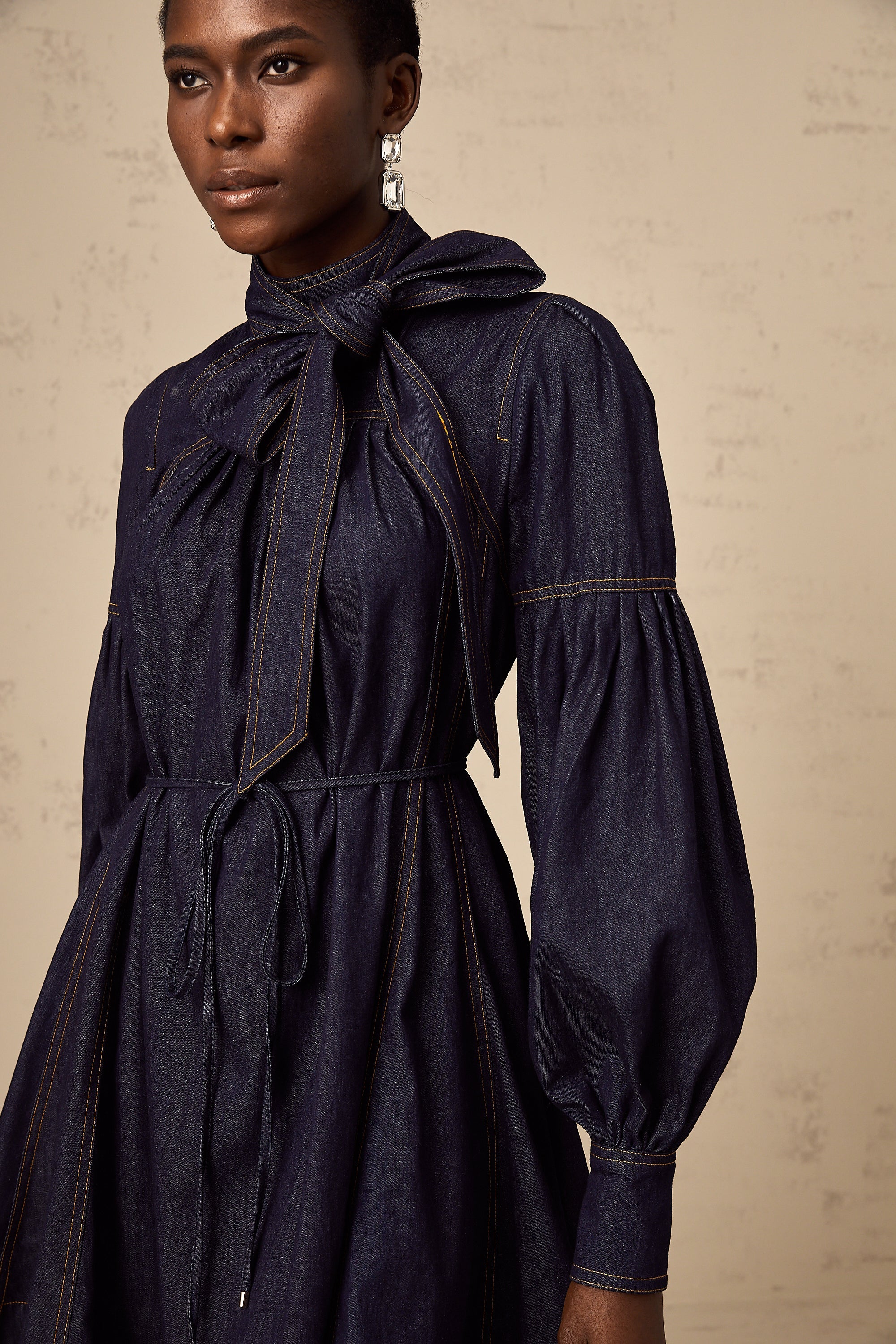 Mirabel koyu mavi kontrast dikişli denim mini elbise