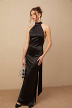 Ginevra Siyah Halter Yaka Sahte İnci Detaylı Saten Maxi Elbise