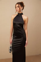 Ginevra Siyah Halter Yaka Sahte İnci Detaylı Saten Maxi Elbise