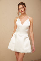 Mirella beyaz sahte inci süslemeli saten mini elbise